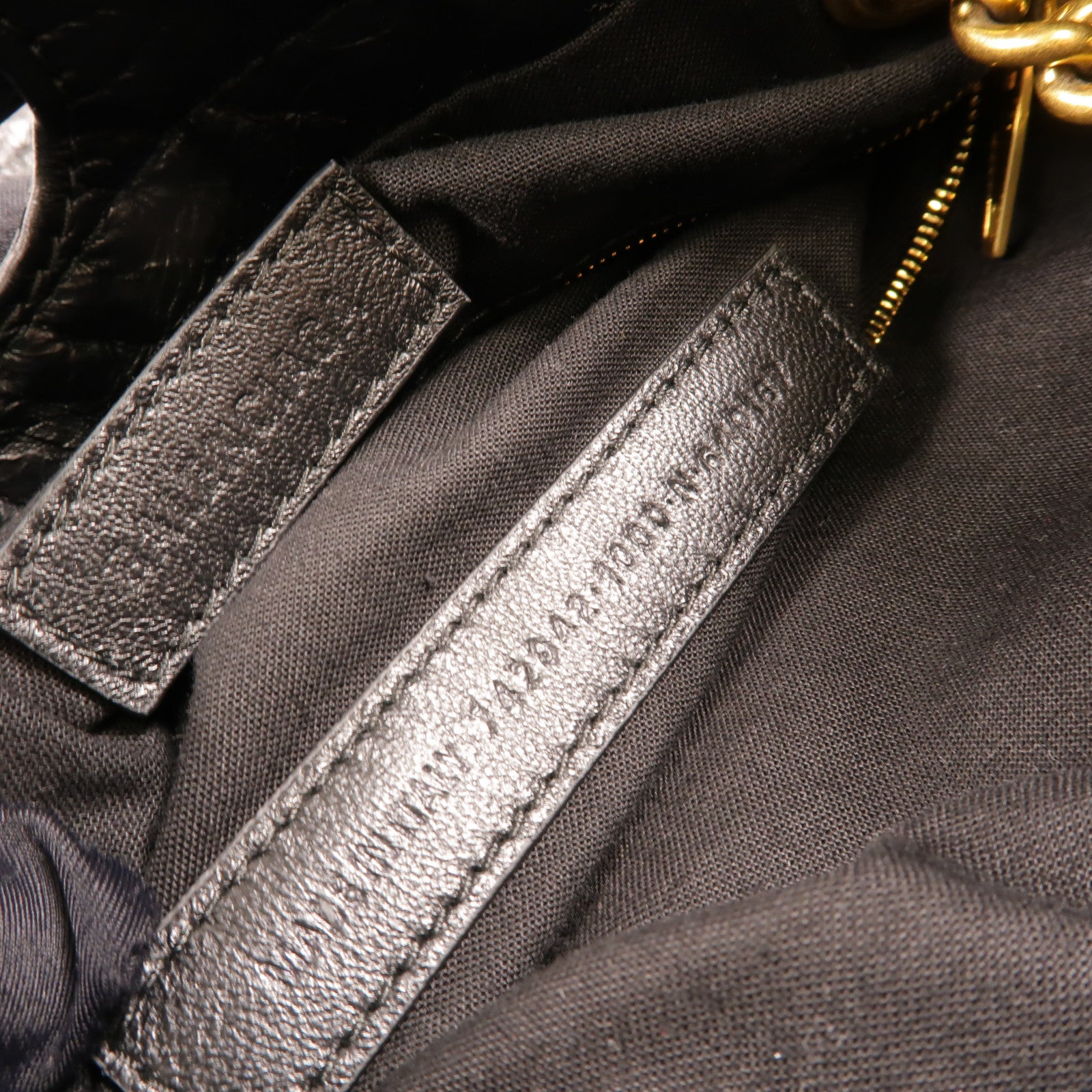 BALENCIAGA 牛皮皮革Crush Small肩背袋