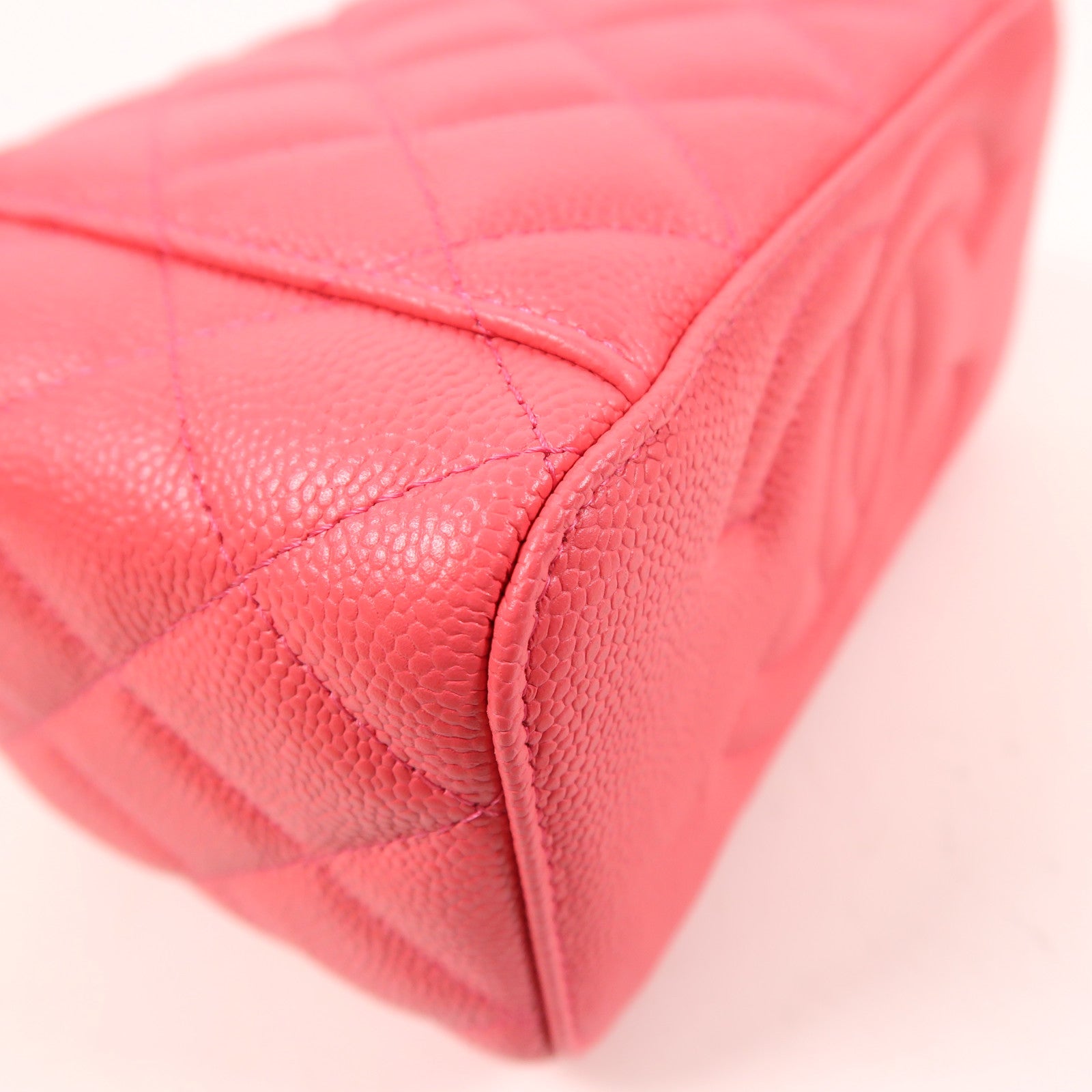CHANEL 牛皮皮革Vanity Case金扣鏈帶肩背袋