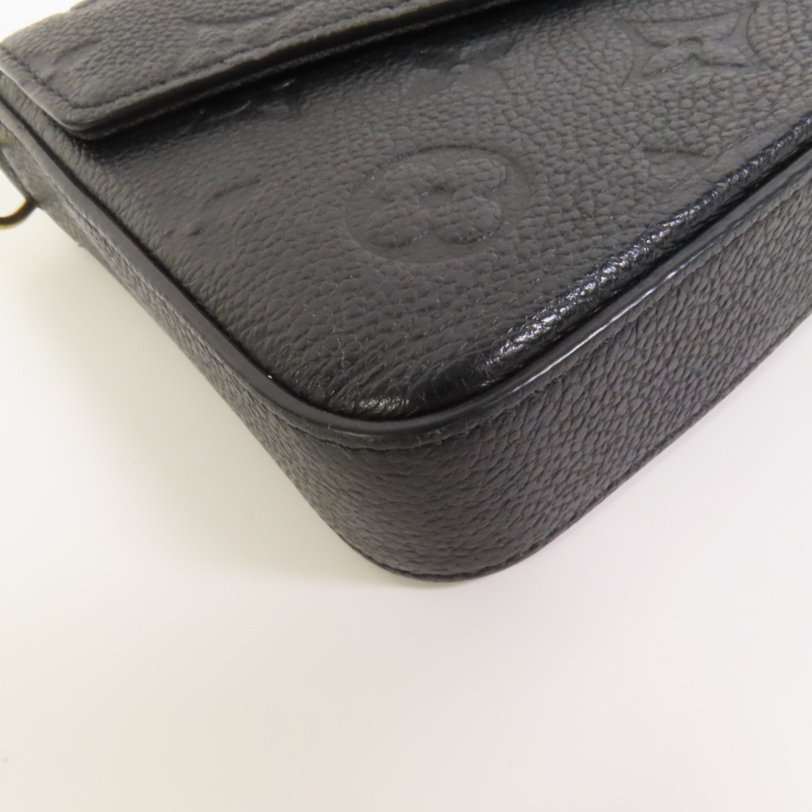 LOUIS VUITTON Monogram Empreinte Felicie Pochette 金扣鏈帶肩背袋