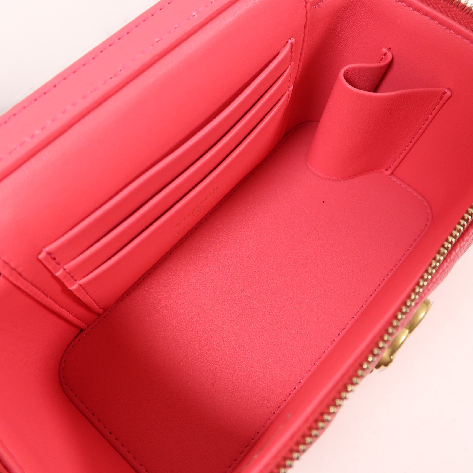 CHANEL 牛皮皮革Vanity Case金扣鏈帶肩背袋