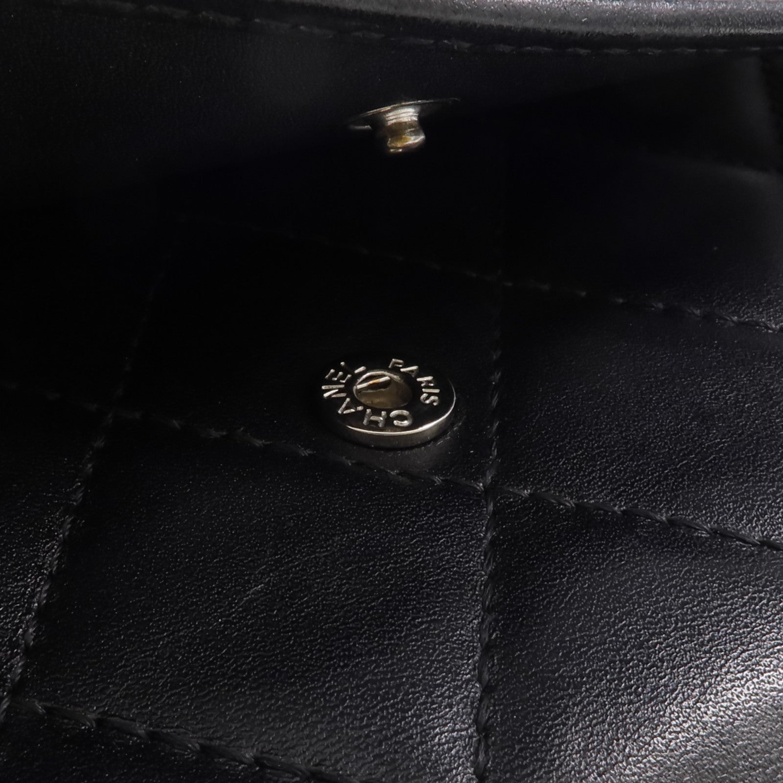 CHANEL 牛皮皮革Cambon Wallet銀扣長錢包