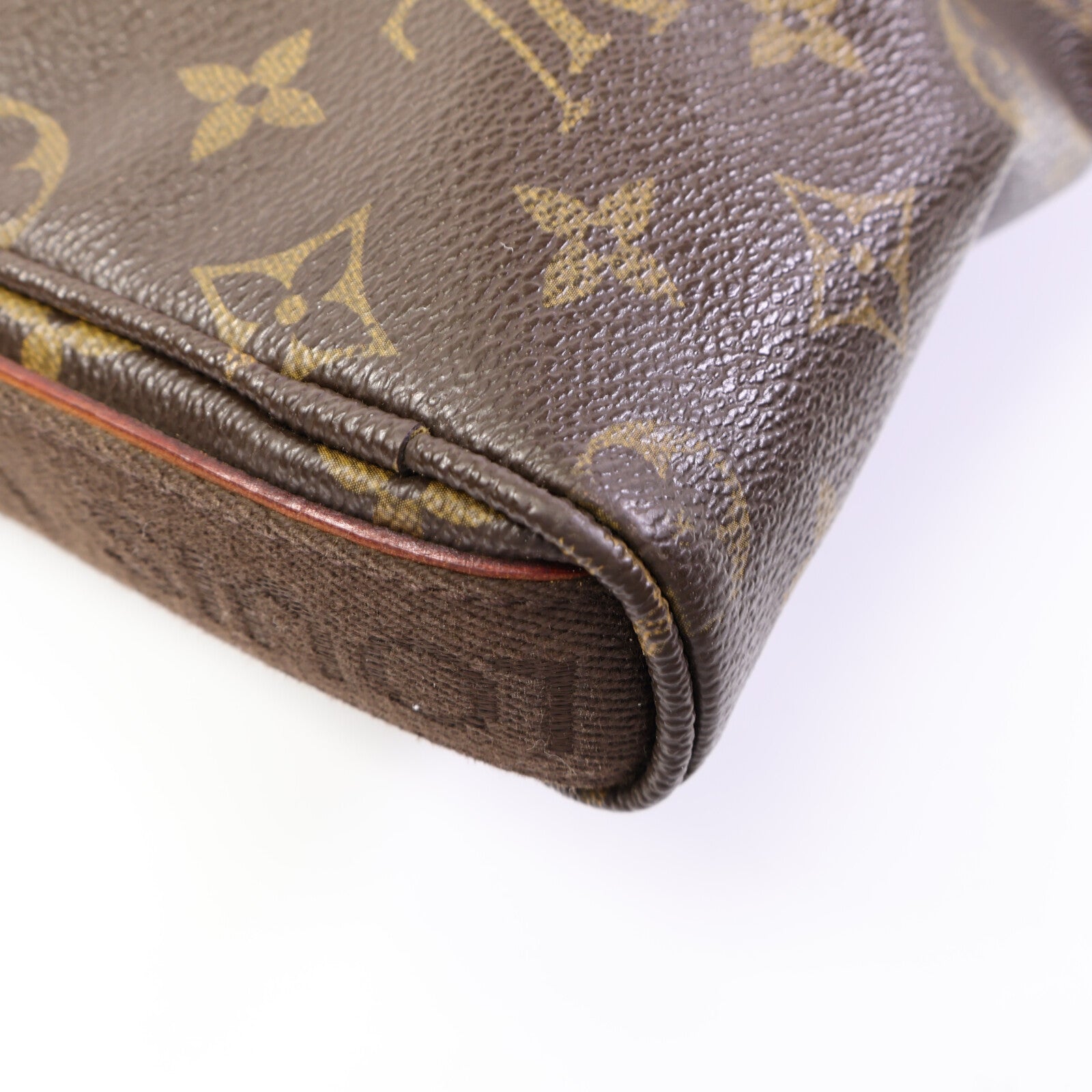LOUIS VUITTON Monogram Trotteur Beaubourg金扣肩背袋