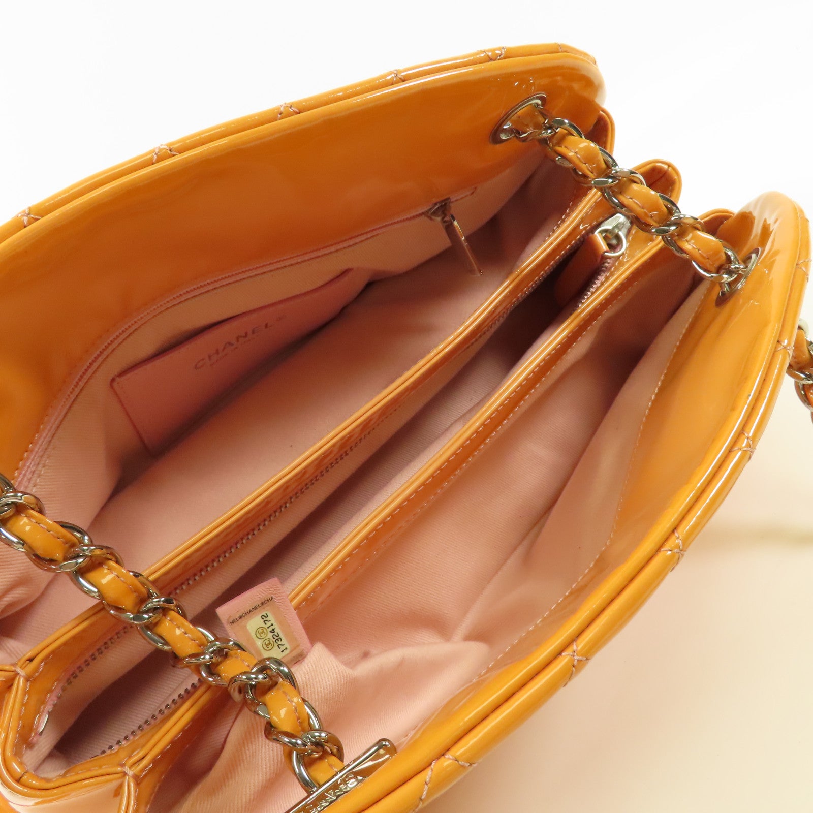 CHANEL 【激減優惠】漆皮皮革Shoulder Bag銀扣鏈帶肩背袋