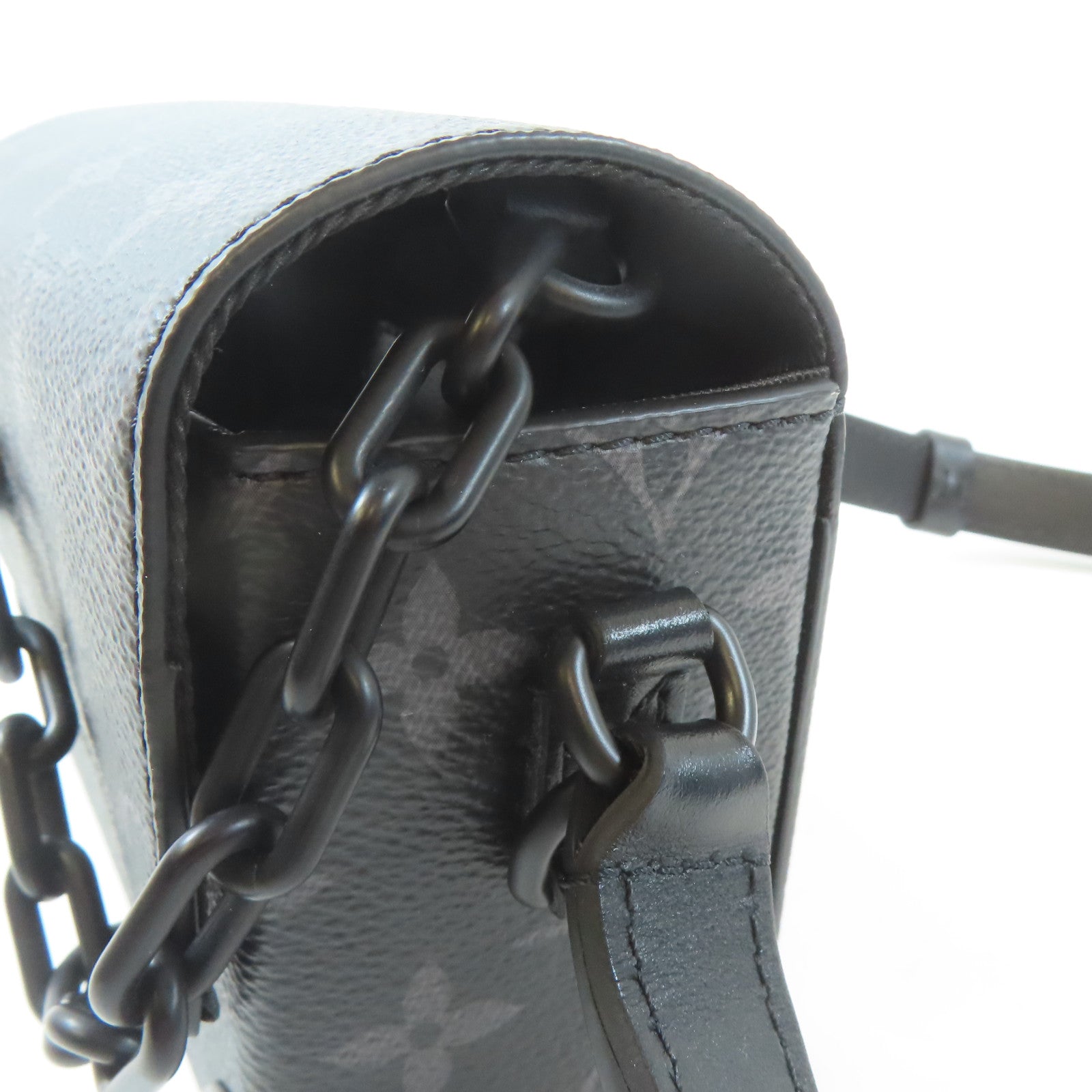 LOUIS VUITTON Monogram Eclipse Steamer肩背袋黑色
