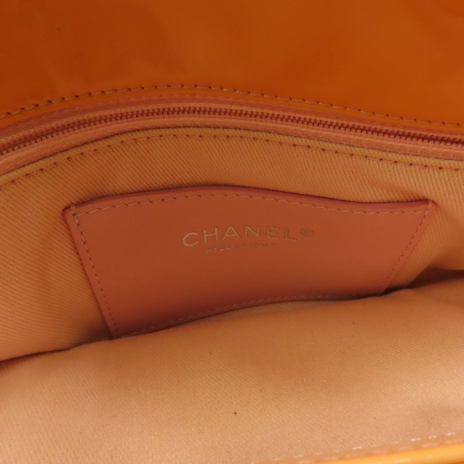 CHANEL 漆皮皮革Shoulder Bag銀扣鏈帶肩背袋