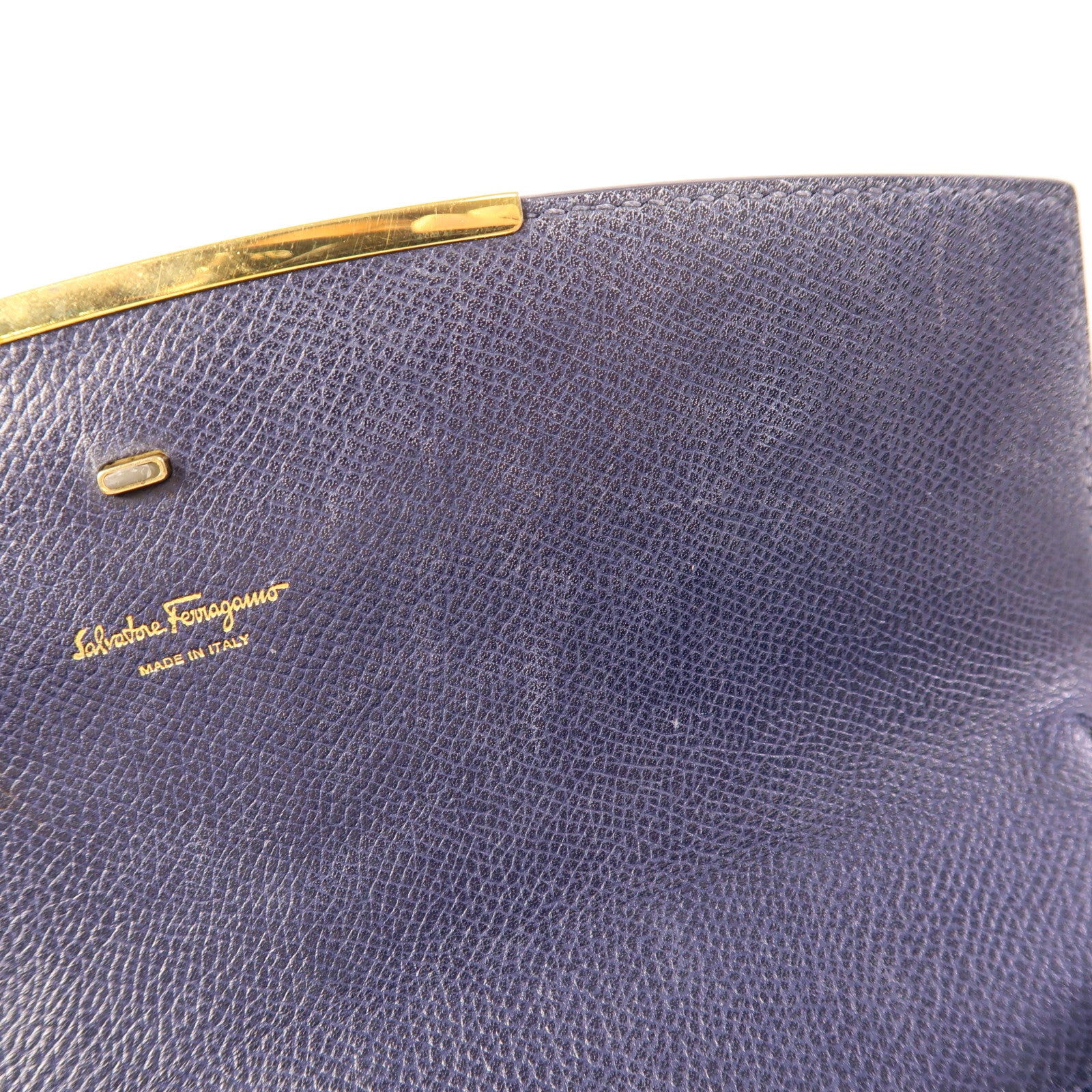 Salvatore Ferragamo 牛皮皮革Clutch Bag金扣鏈帶肩背袋