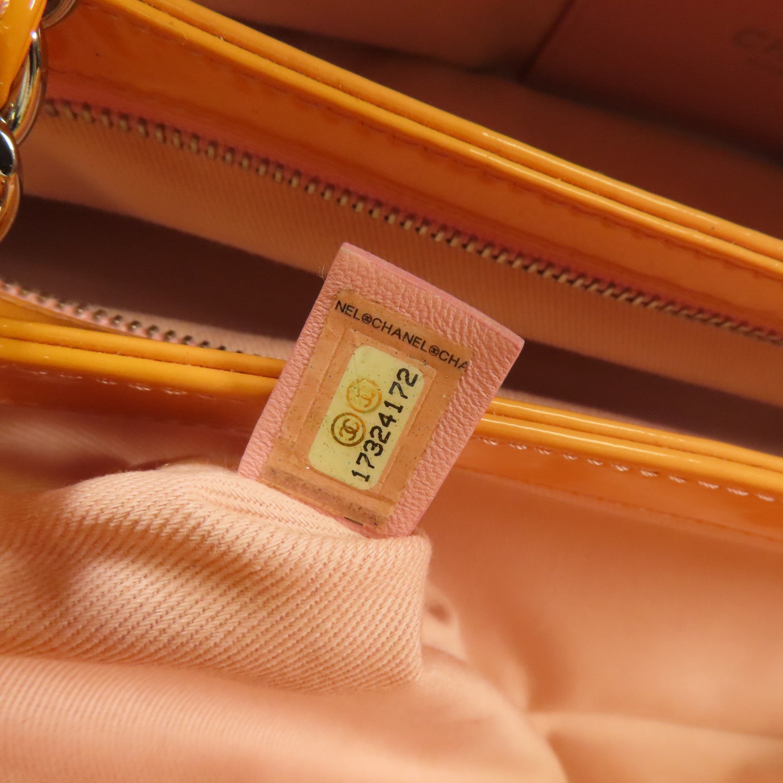 CHANEL 漆皮皮革Shoulder Bag銀扣鏈帶肩背袋