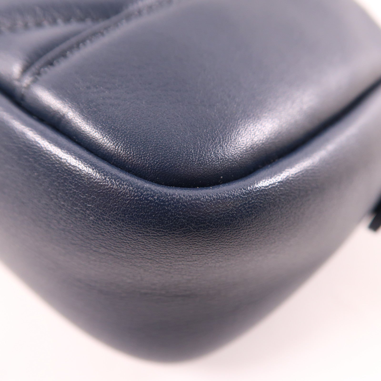 CHANEL 牛皮皮革Chain Shoulder金扣鏈帶肩背袋深藍色