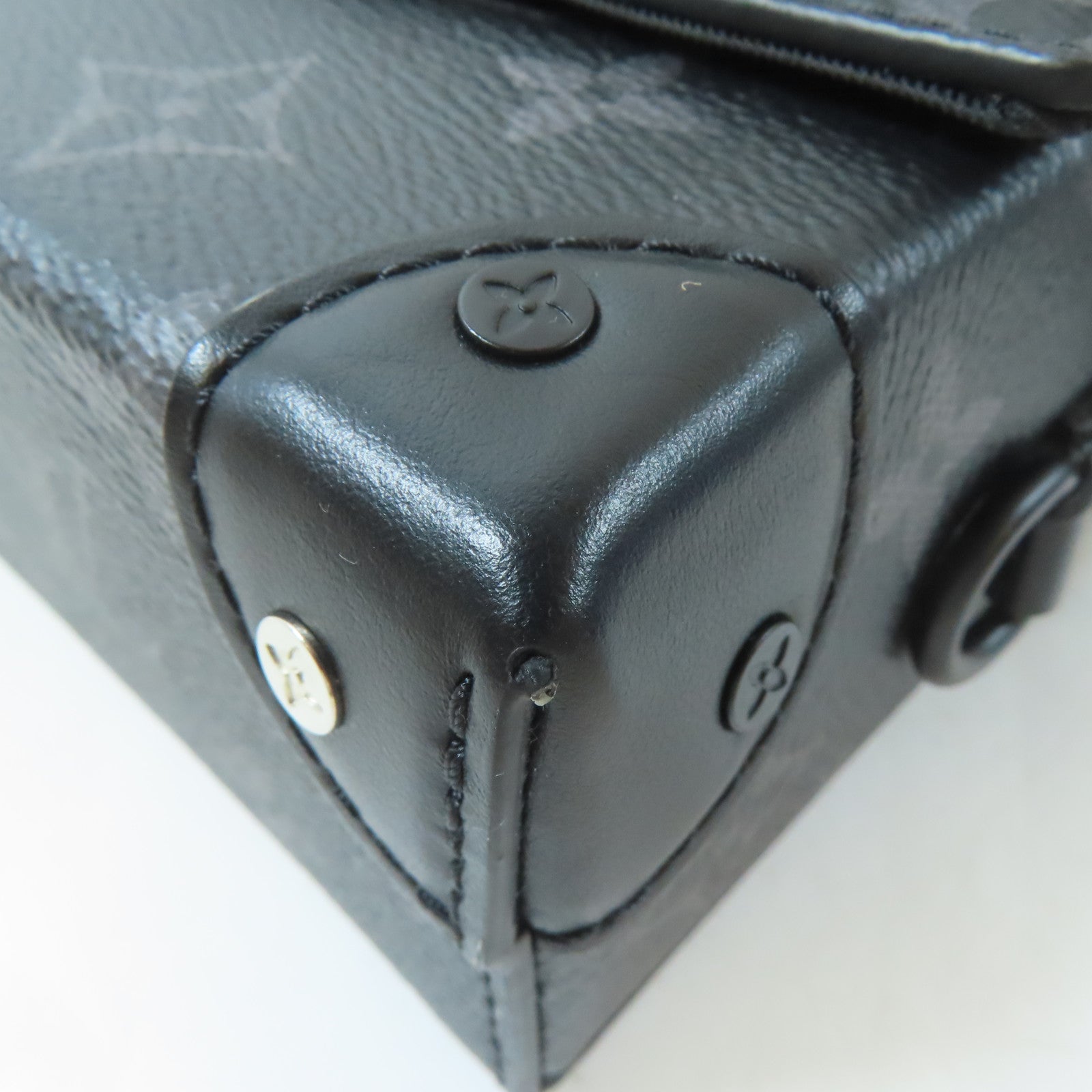LOUIS VUITTON Monogram Eclipse Steamer肩背袋黑色