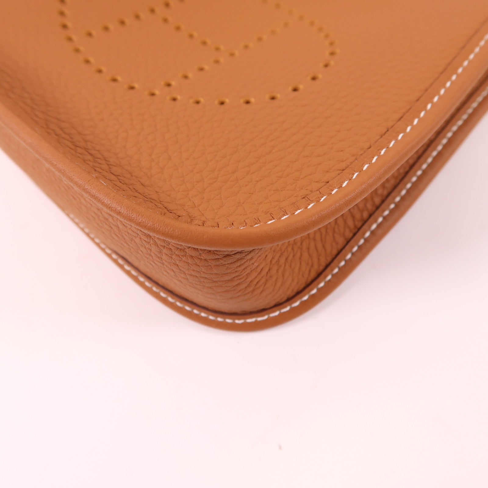 HERMES Clemence皮革Evelyne TPM金扣肩背袋37 Gold