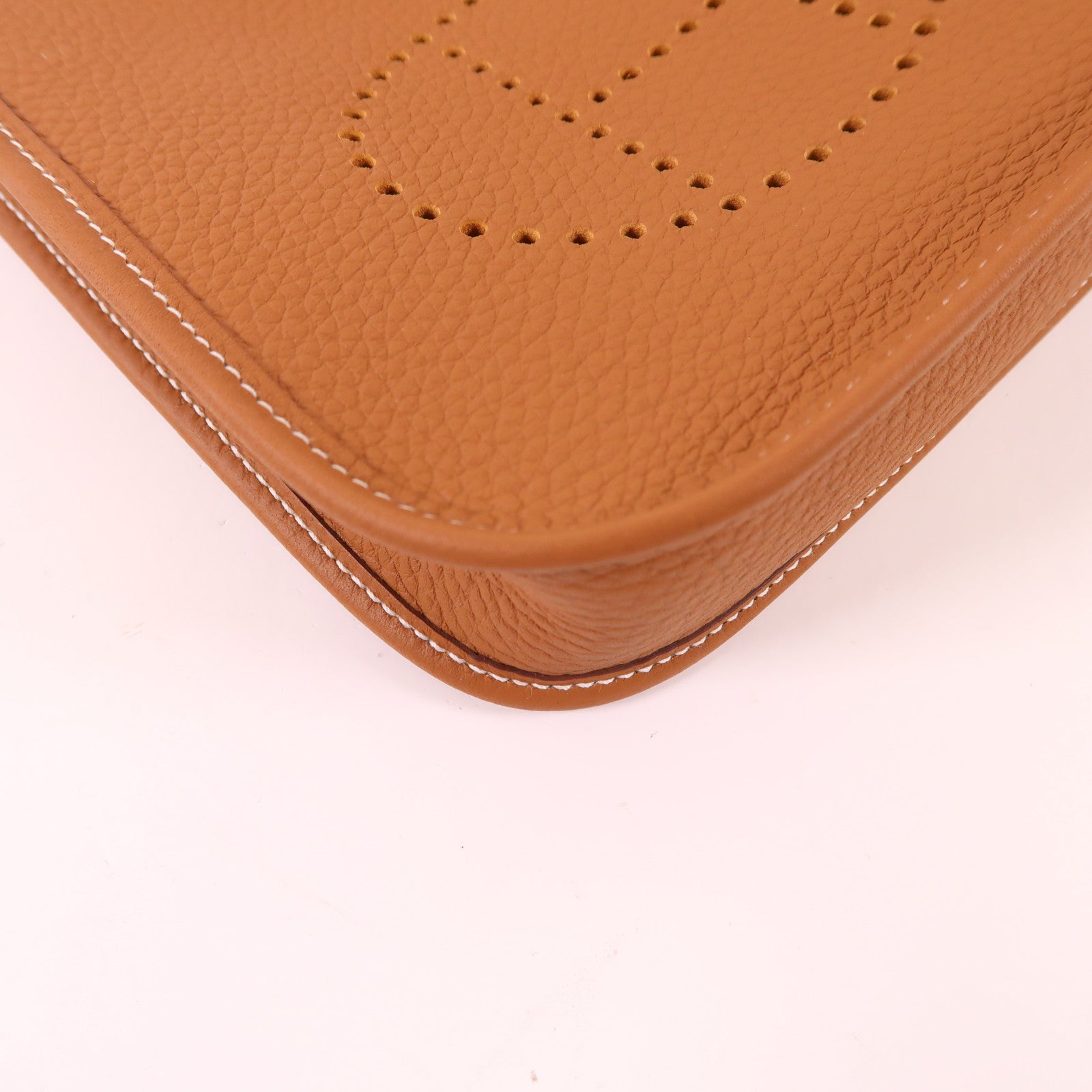 HERMES Clemence皮革Evelyne TPM金扣肩背袋37 Gold