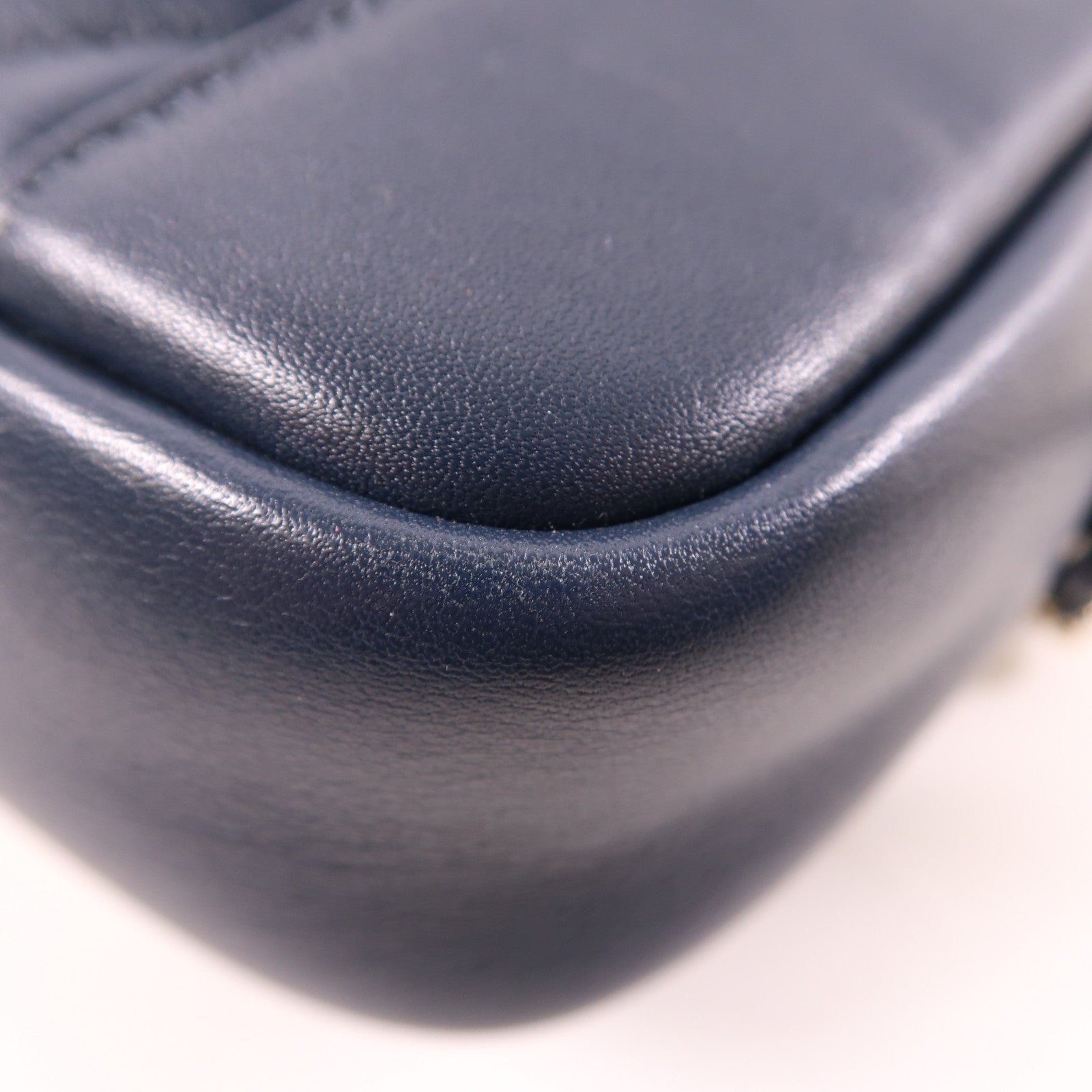 CHANEL 牛皮皮革Chain Shoulder金扣鏈帶肩背袋深藍色