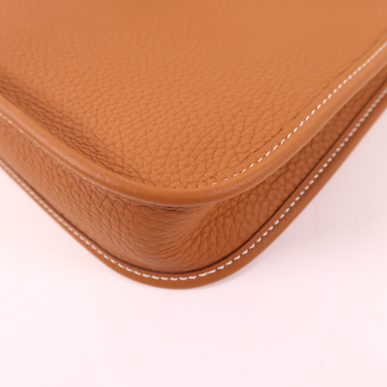 HERMES Clemence皮革Evelyne TPM金扣肩背袋37 Gold