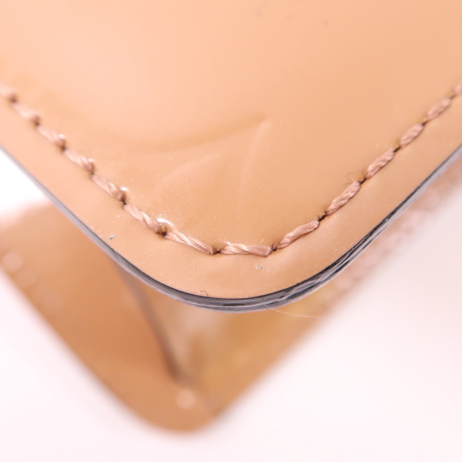 LOUIS VUITTON 漆皮皮革Deesse PM金扣手挽袋
