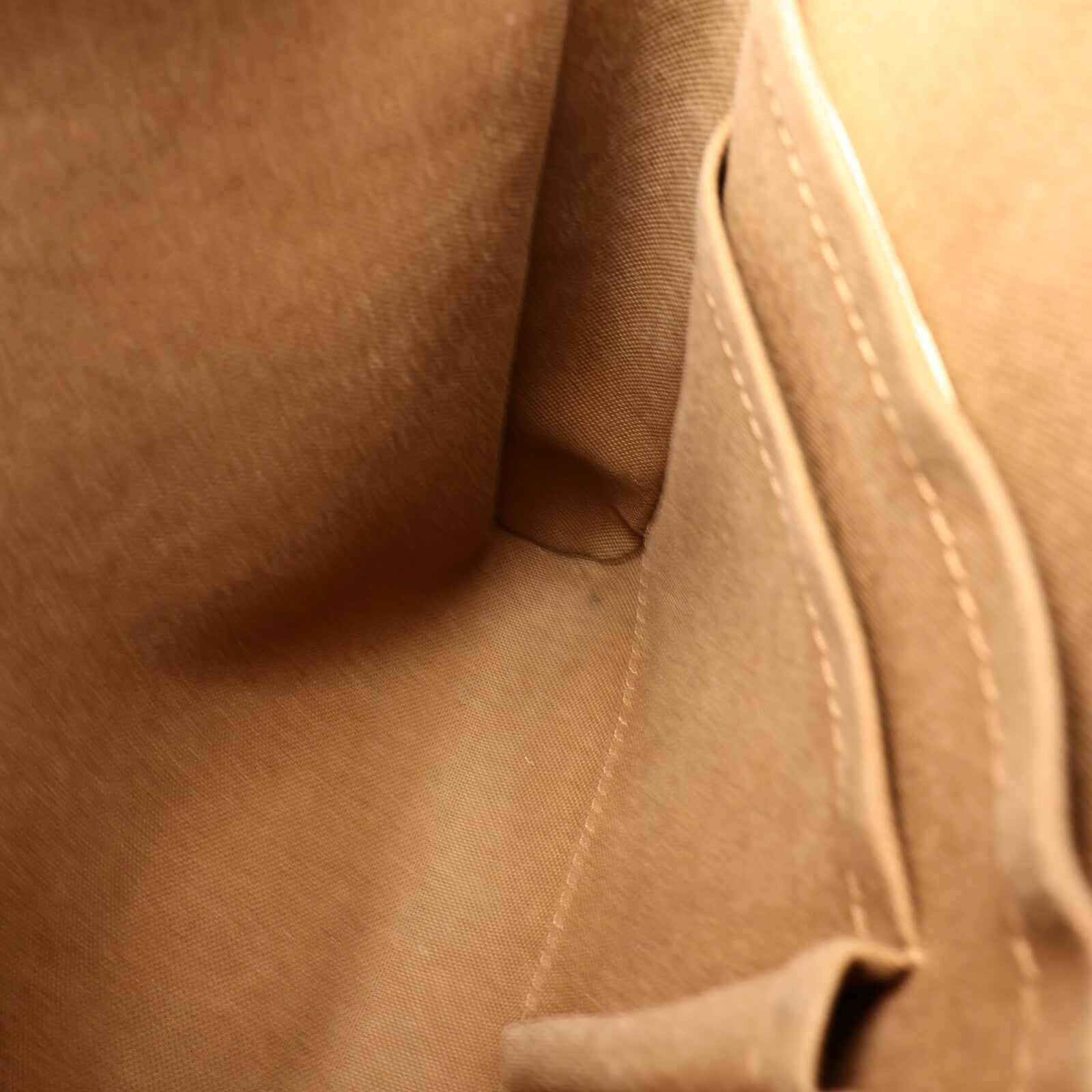 LOUIS VUITTON Monogram Trotteur Beaubourg金扣肩背袋