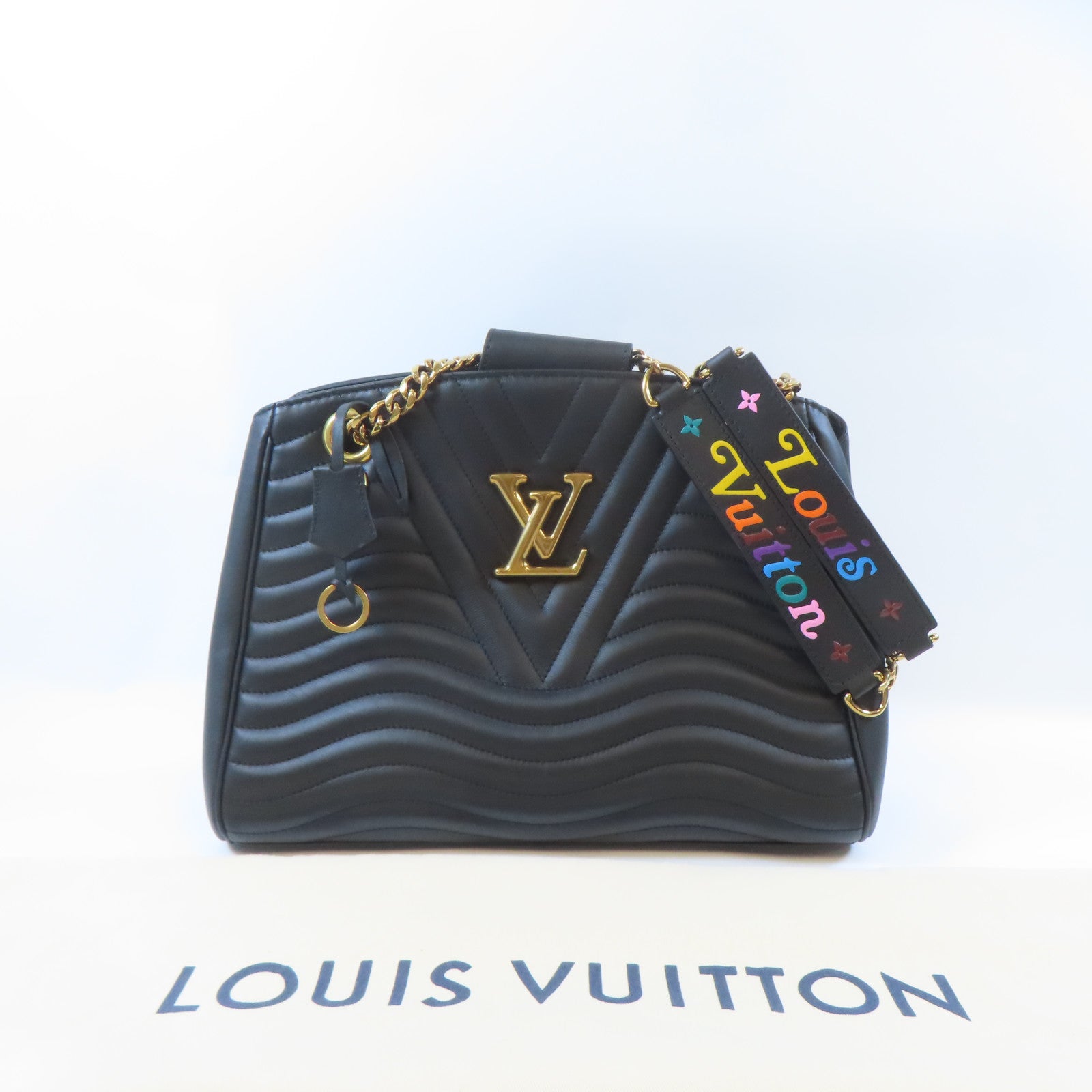 LOUIS VUITTON 牛皮皮革New Wave Tote金扣鏈帶肩背袋黑色