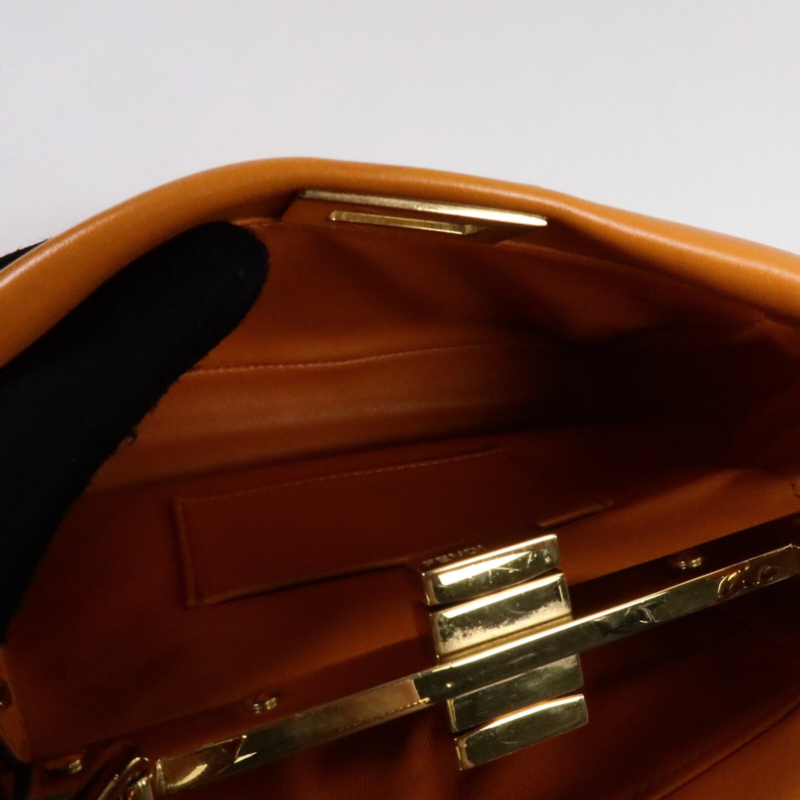 FENDI 羊皮皮革Peekaboo Mini Pocket手挽肩背兩用袋