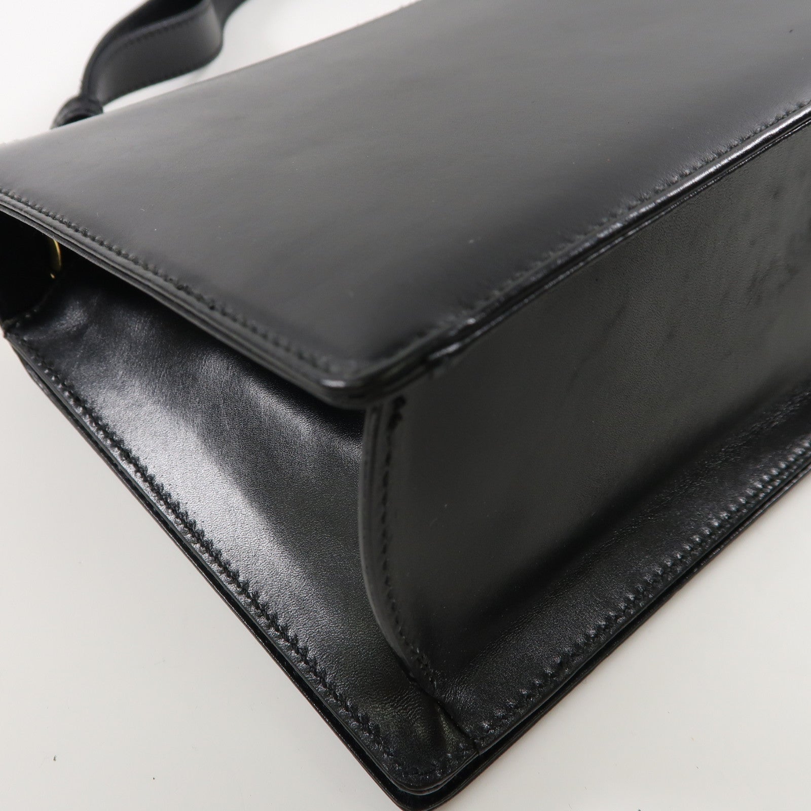 Salvatore Ferragamo 羊皮皮革Shoulder Bag金扣肩背袋黑色