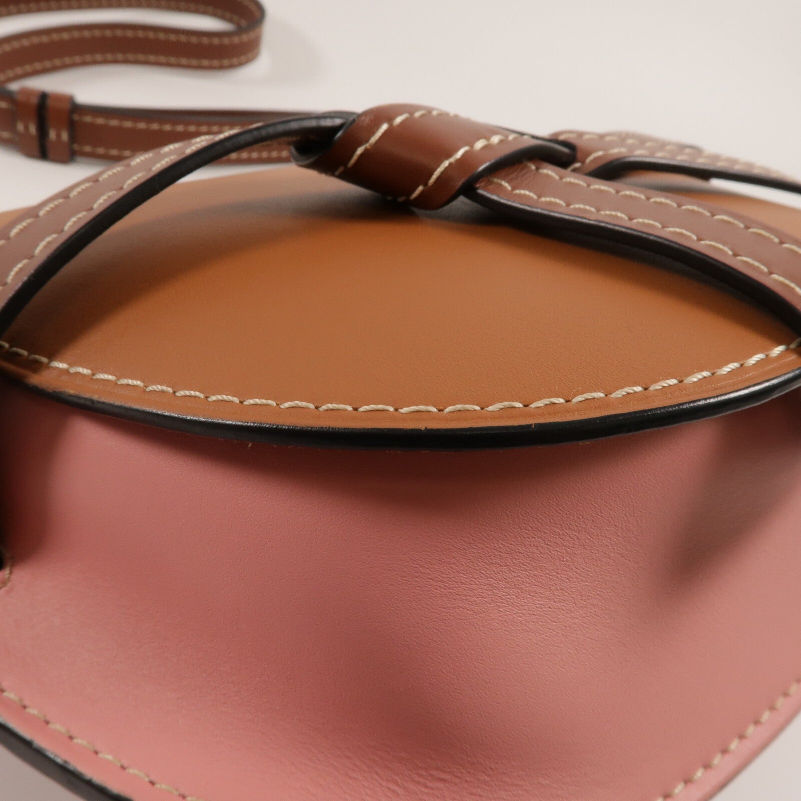 LOEWE 牛皮皮革Gate Medium肩背袋