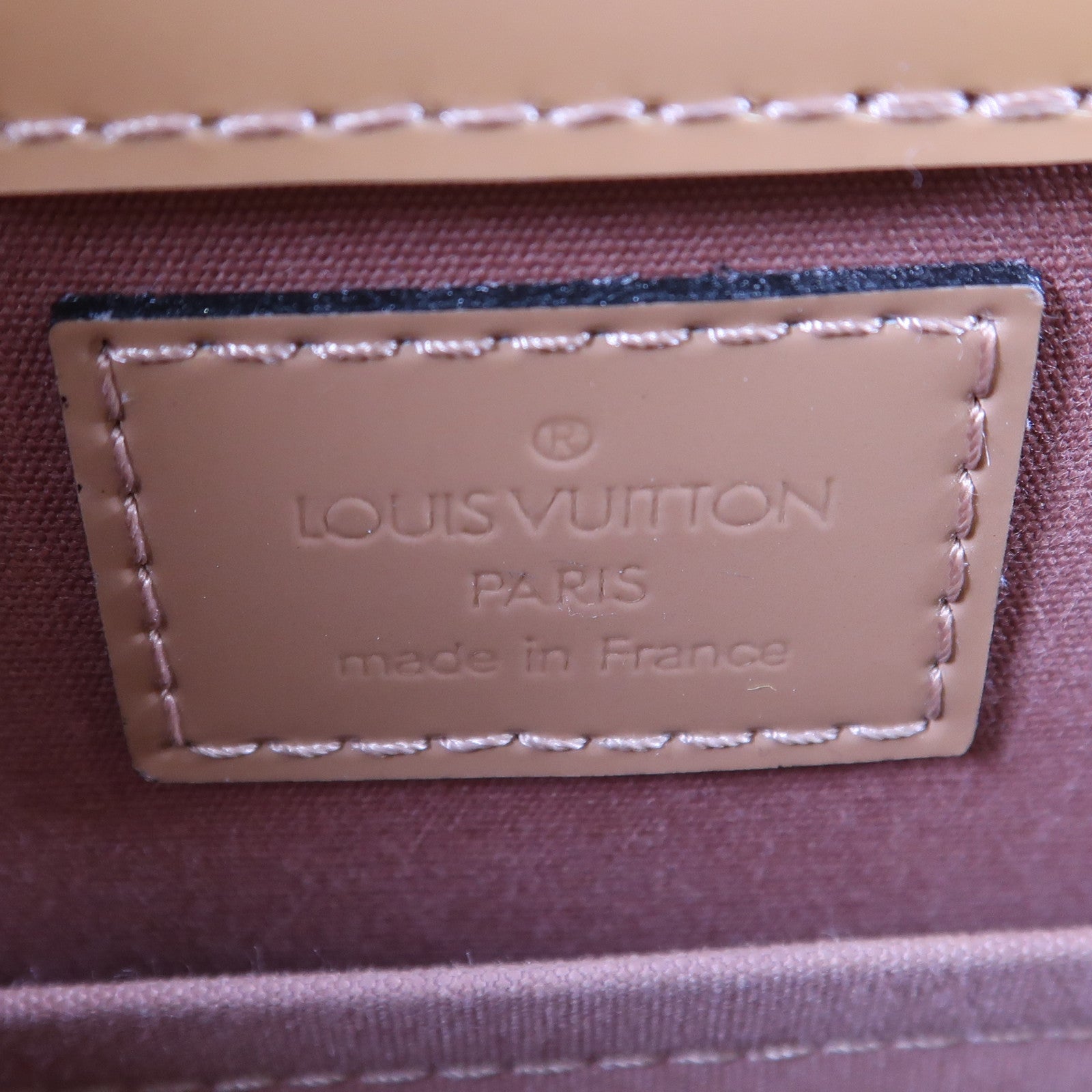 LOUIS VUITTON 漆皮皮革Deesse PM金扣手挽袋