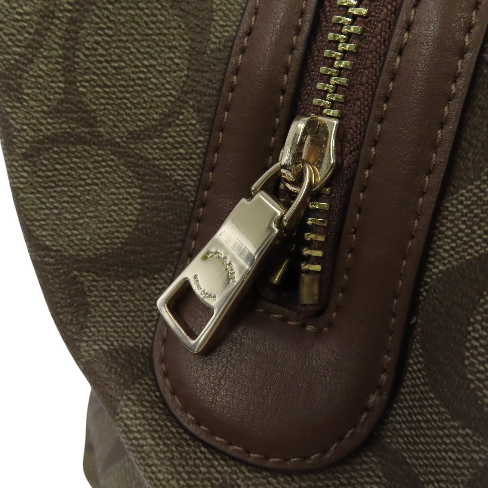 COACH 塗層帆布Shoulder Bag金扣肩背袋