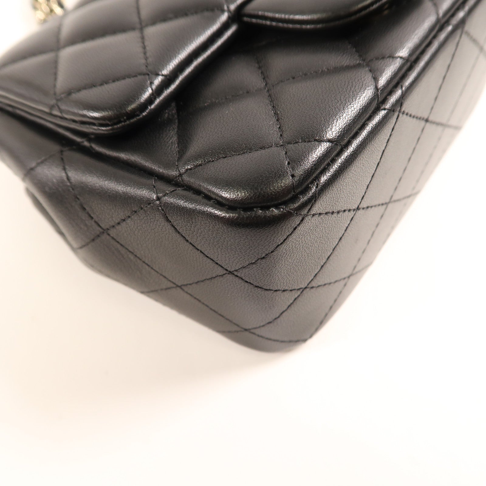 CHANEL 羊皮皮革Mini Classic 17銀扣鏈帶肩背袋