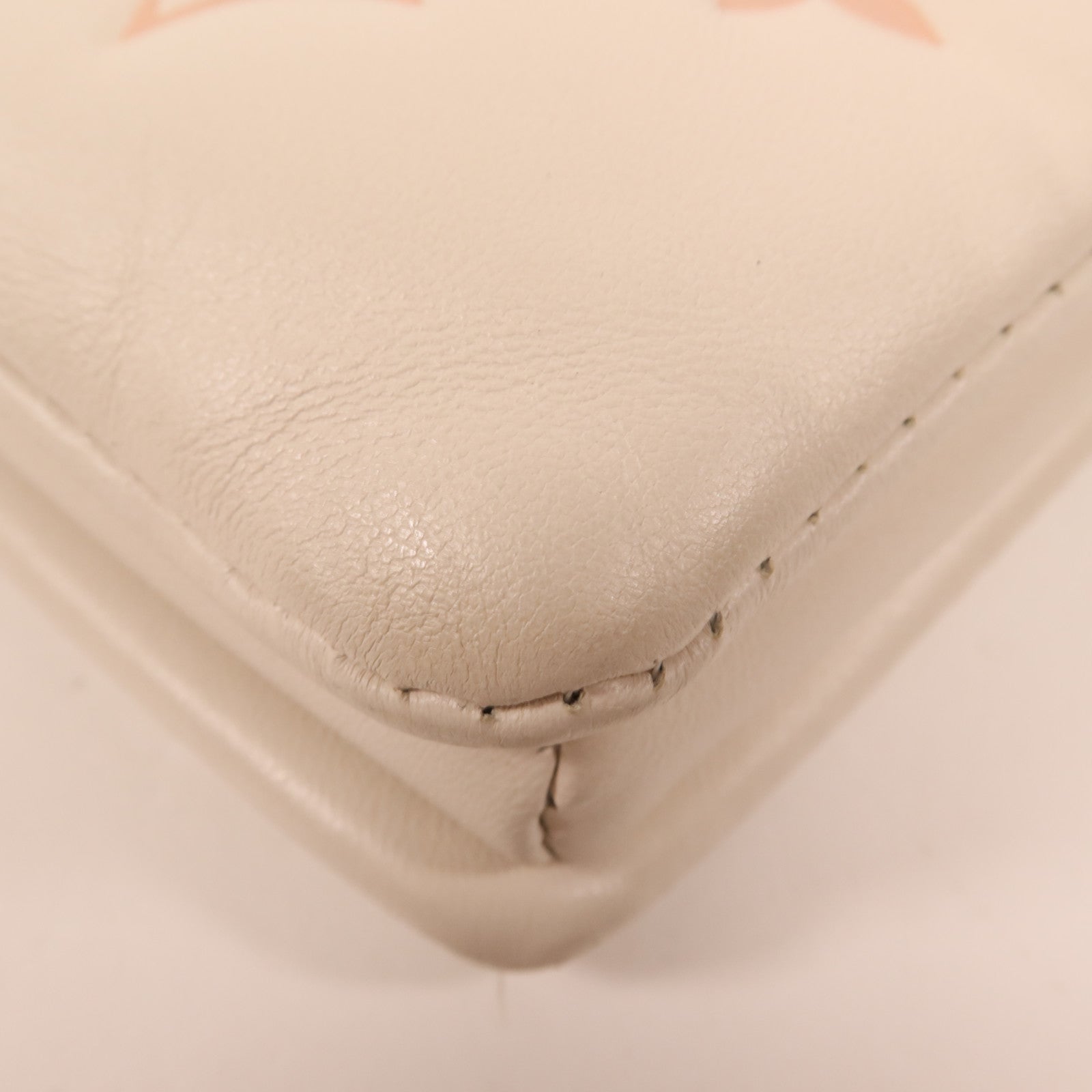 LOUIS VUITTON 【激減優惠】羊皮皮革Coussin PM金扣手挽肩背兩用袋