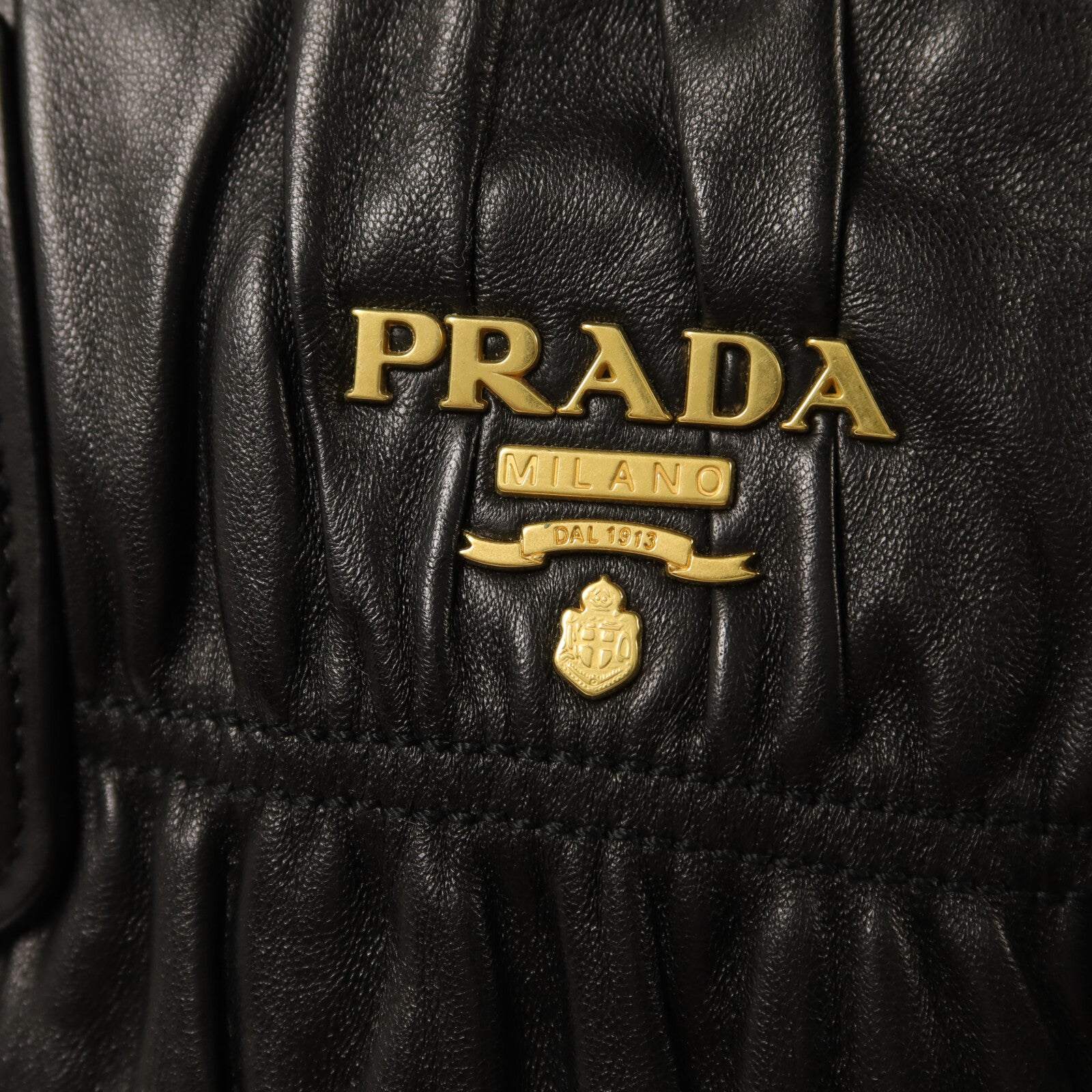 PRADA 牛皮皮革Gaufre Messenger Bag肩背袋