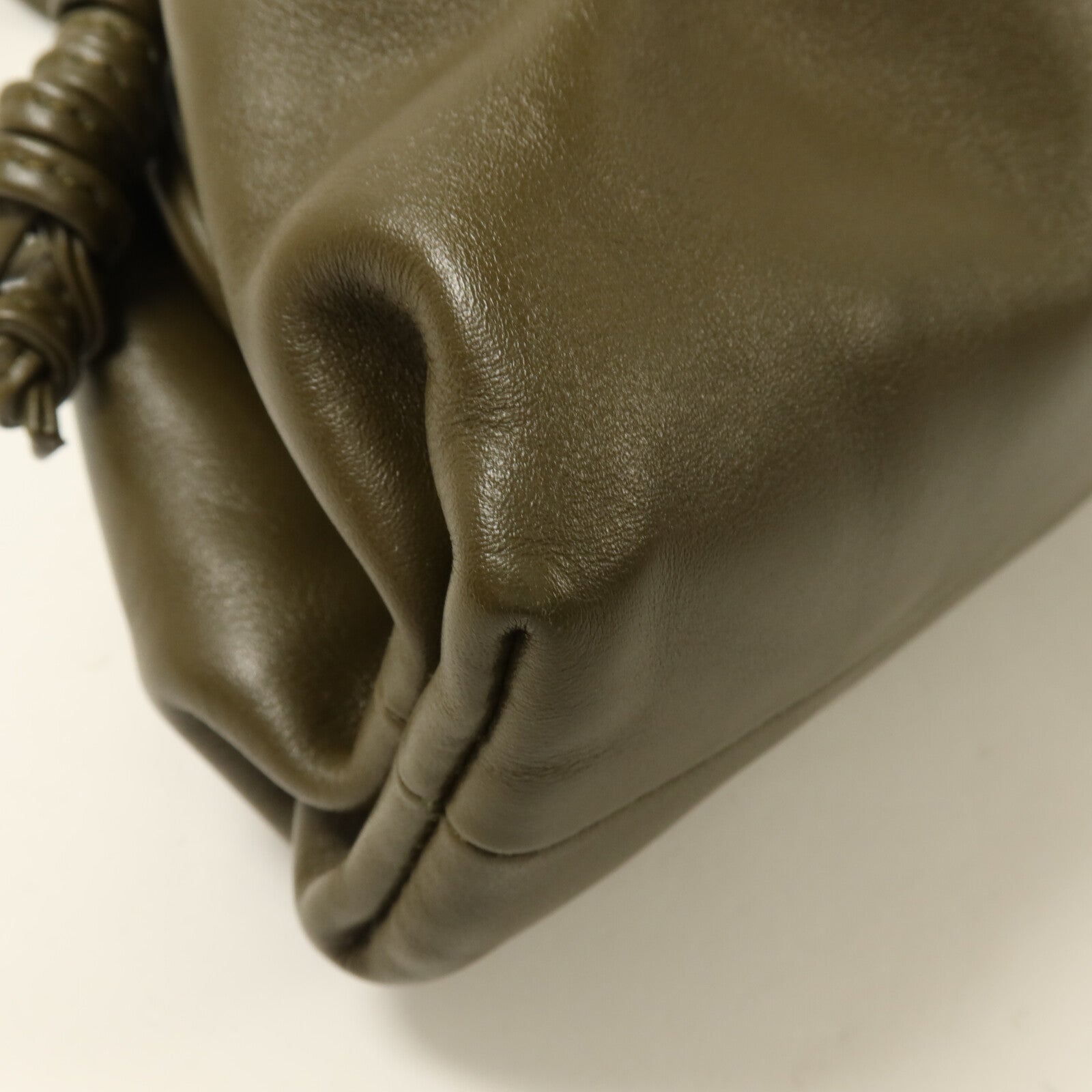 BOTTEGA VENETA 羊皮皮革Mini Pouch肩背袋