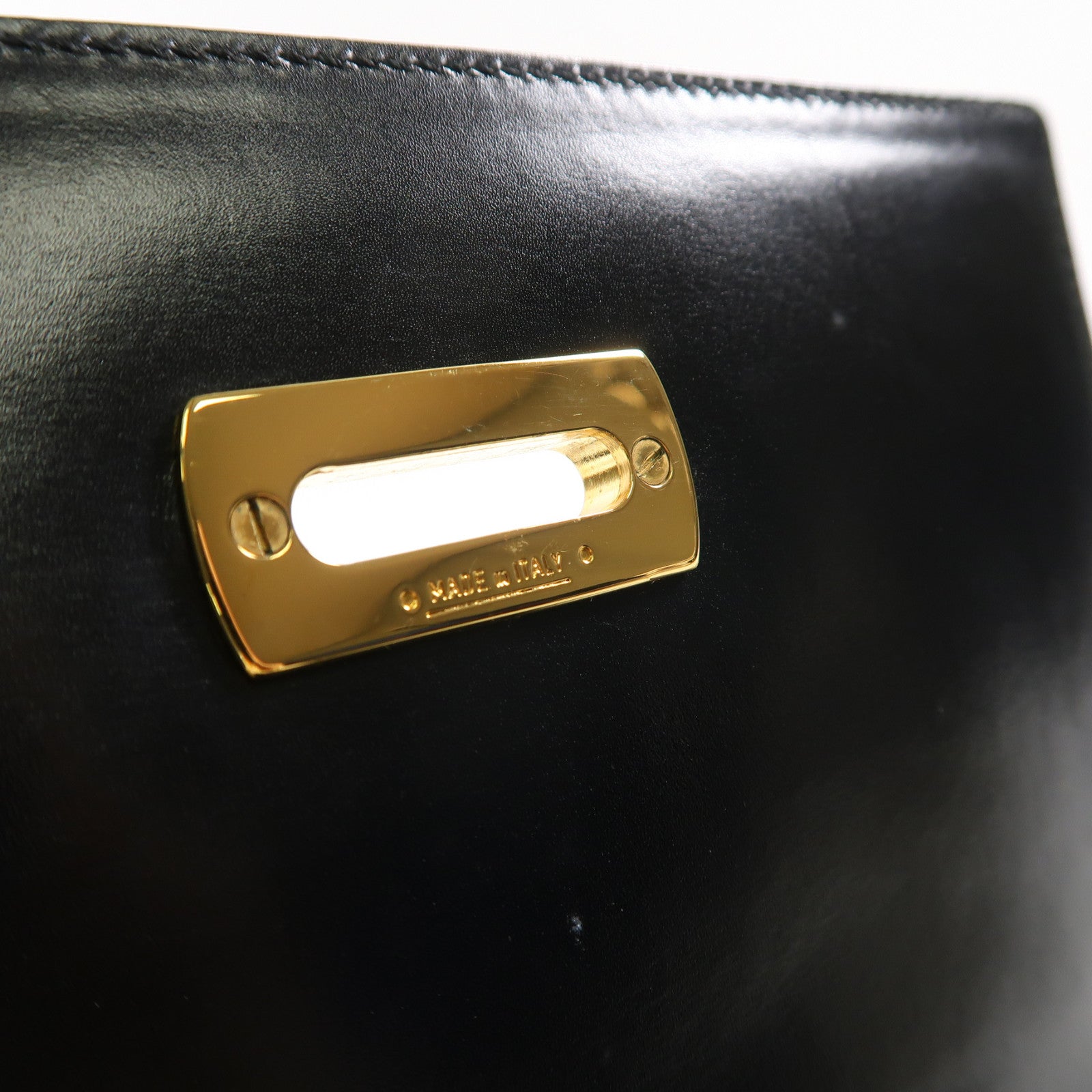 Salvatore Ferragamo 羊皮皮革Shoulder Bag金扣肩背袋黑色