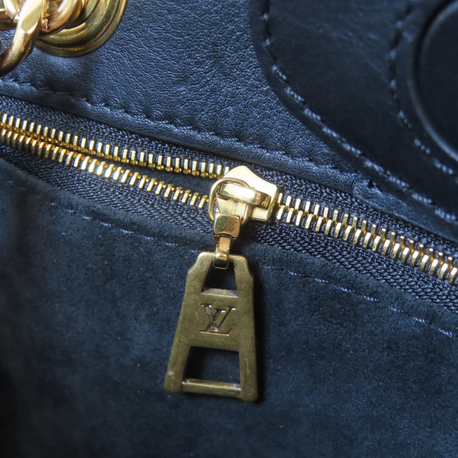 LOUIS VUITTON 牛皮皮革New Wave Tote金扣鏈帶肩背袋黑色