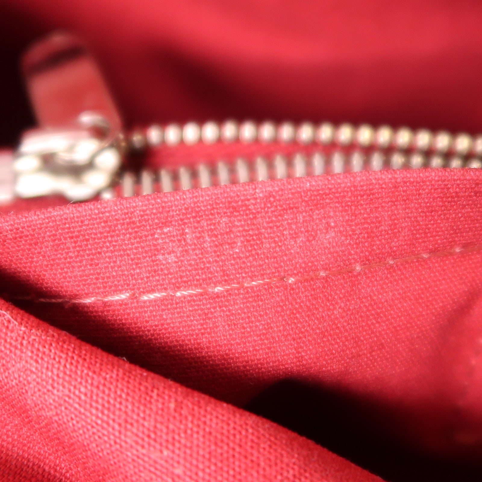 LOUIS VUITTON LV SHW Passy PM Handbag M5926M Epi Leather Red
