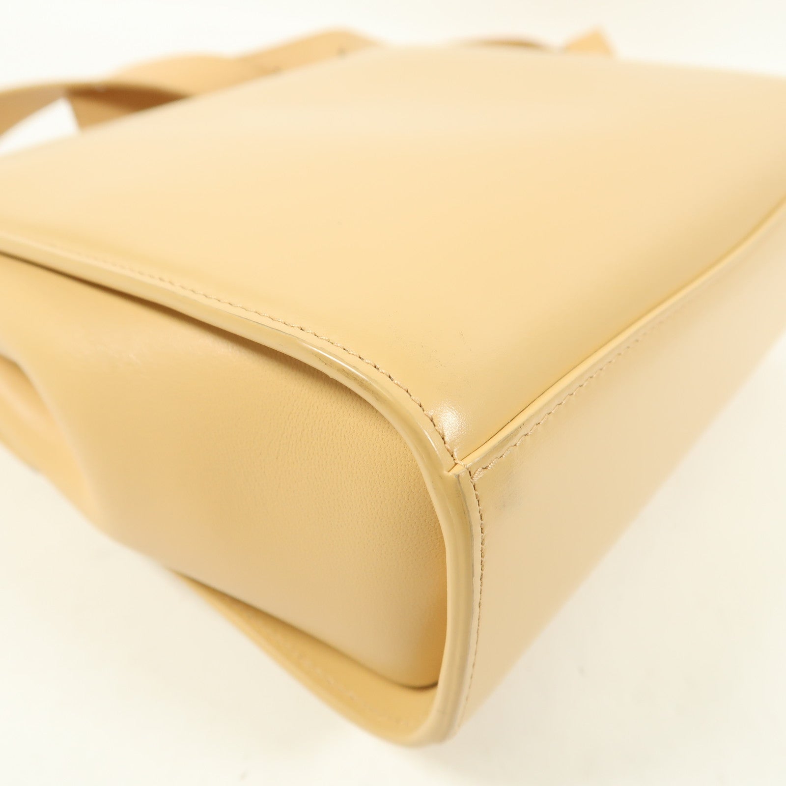 BOTTEGA VENETA 【激減優惠】牛皮皮革The Clip金扣肩背袋