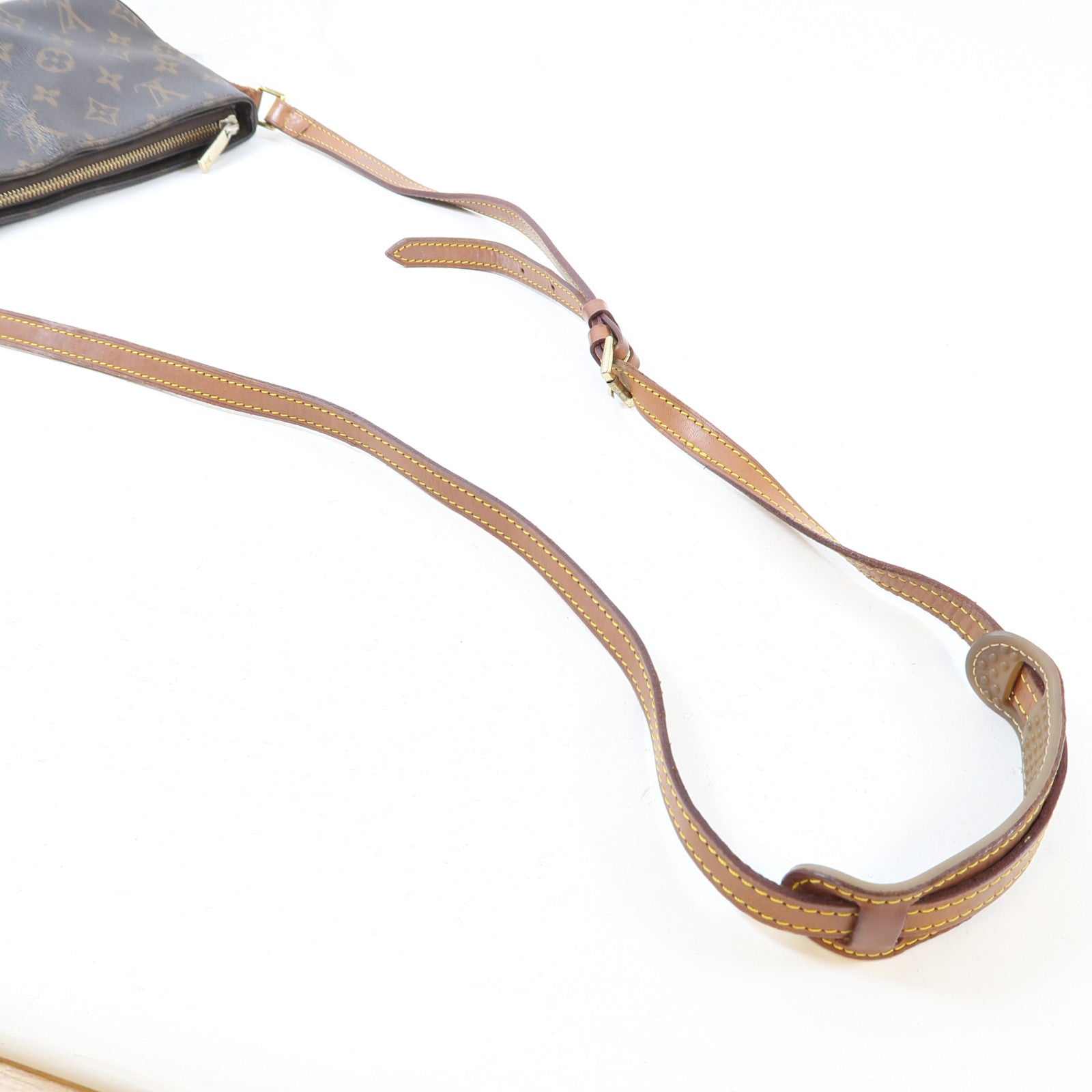 LOUIS VUITTON Monogram Trotteur金扣肩背袋啡色