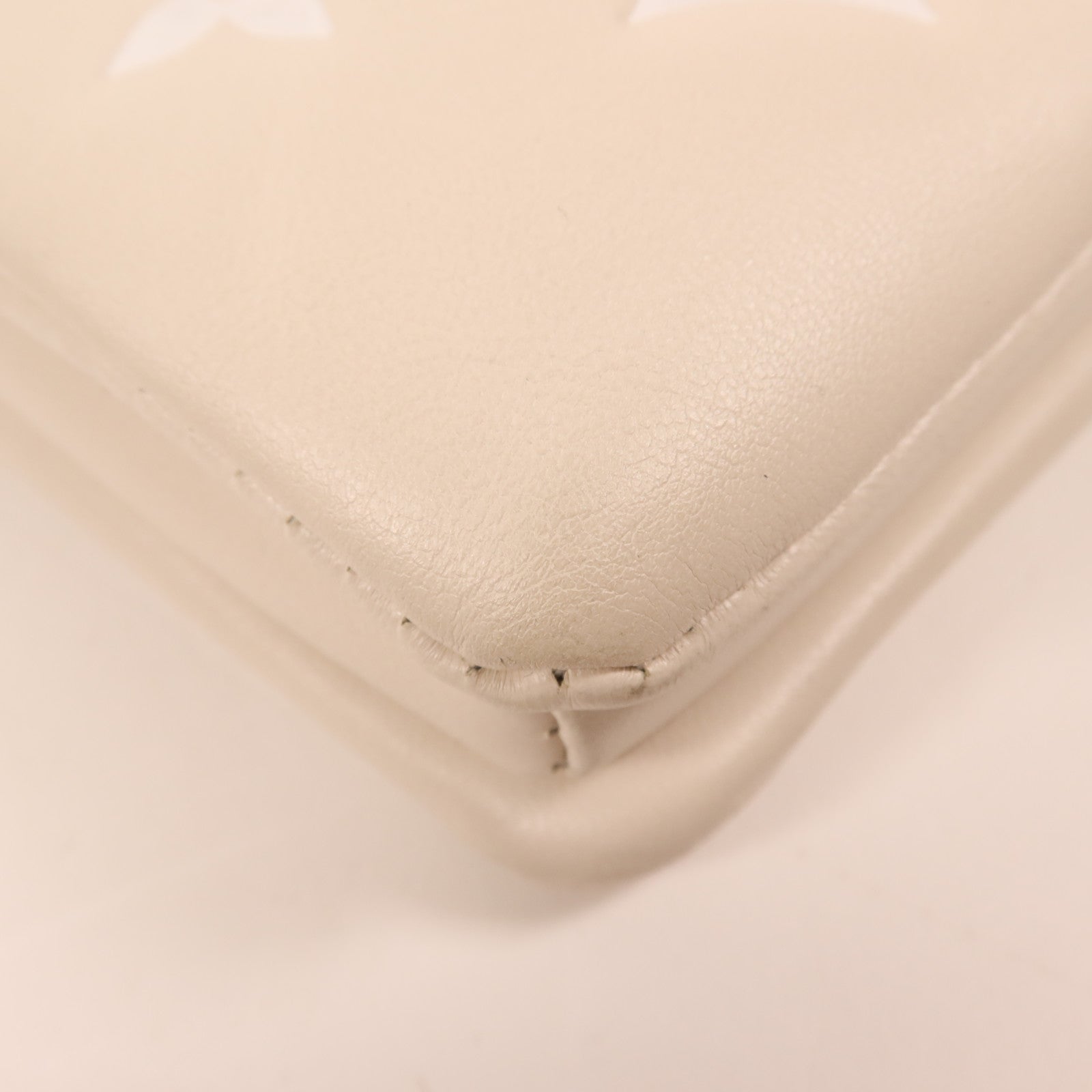 LOUIS VUITTON 【激減優惠】羊皮皮革Coussin PM金扣手挽肩背兩用袋