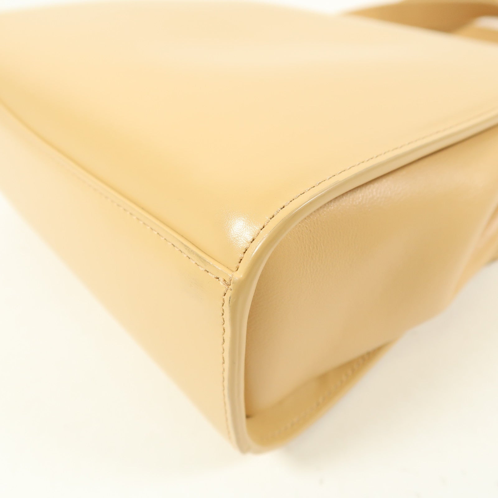 BOTTEGA VENETA 【激減優惠】牛皮皮革The Clip金扣肩背袋