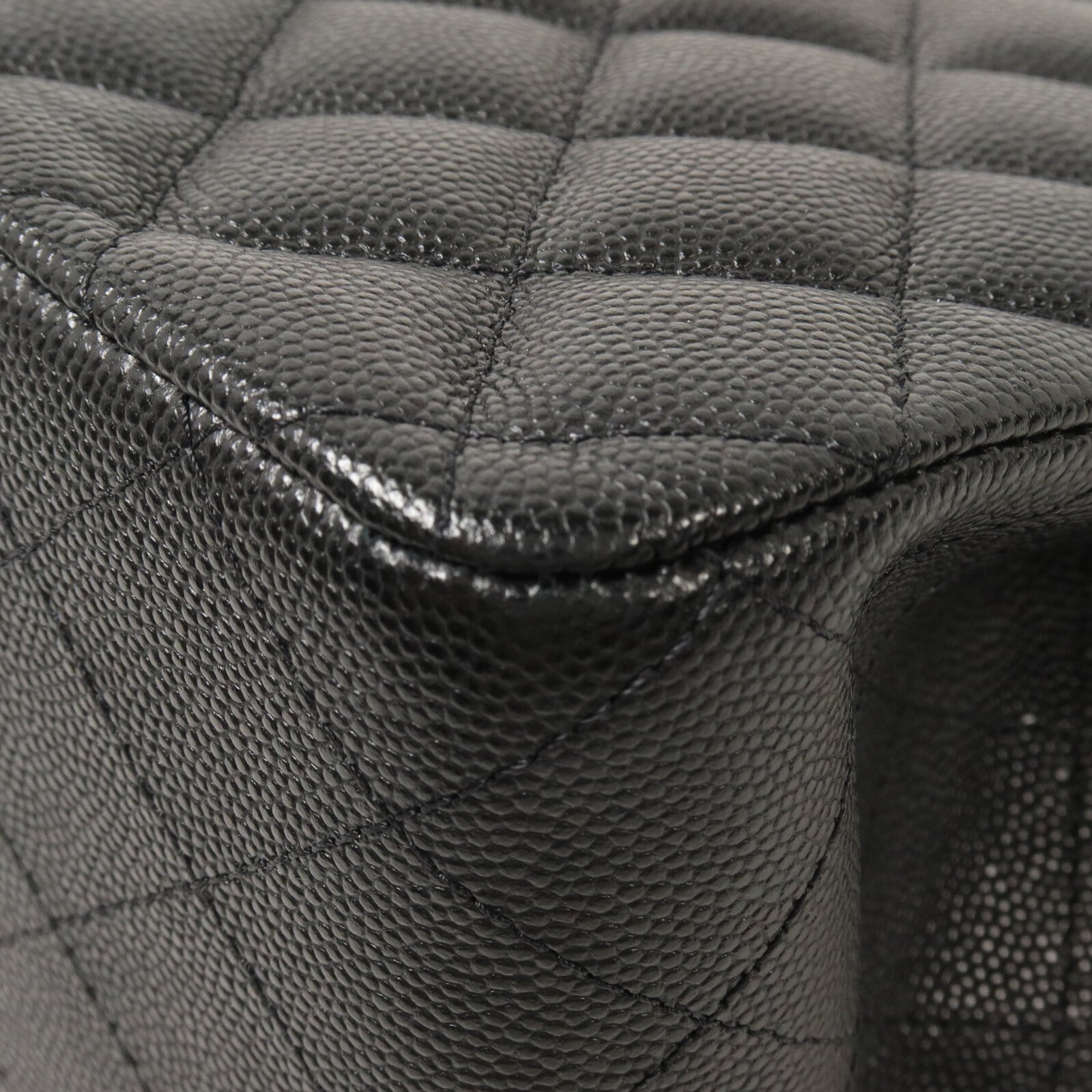 CHANEL 牛皮皮革Mini Bucket鏈帶肩背袋