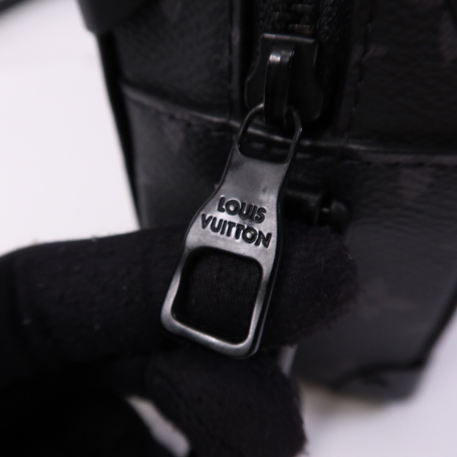 LOUIS VUITTON Monogram Eclipse Mini Soft Trunk肩背袋