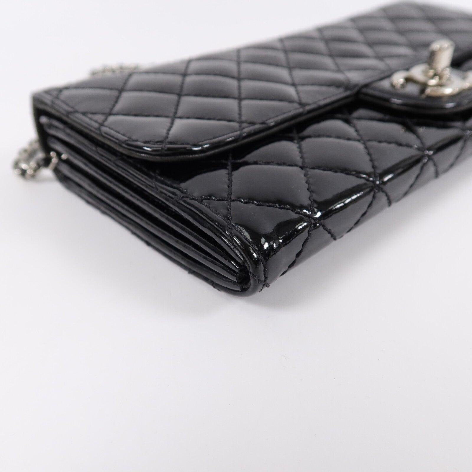 CHANEL 漆皮皮革Classic East West鏈帶肩背袋