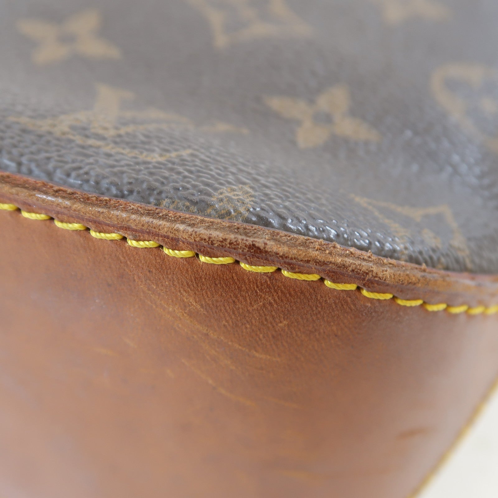 LOUIS VUITTON Monogram Trotteur金扣肩背袋啡色