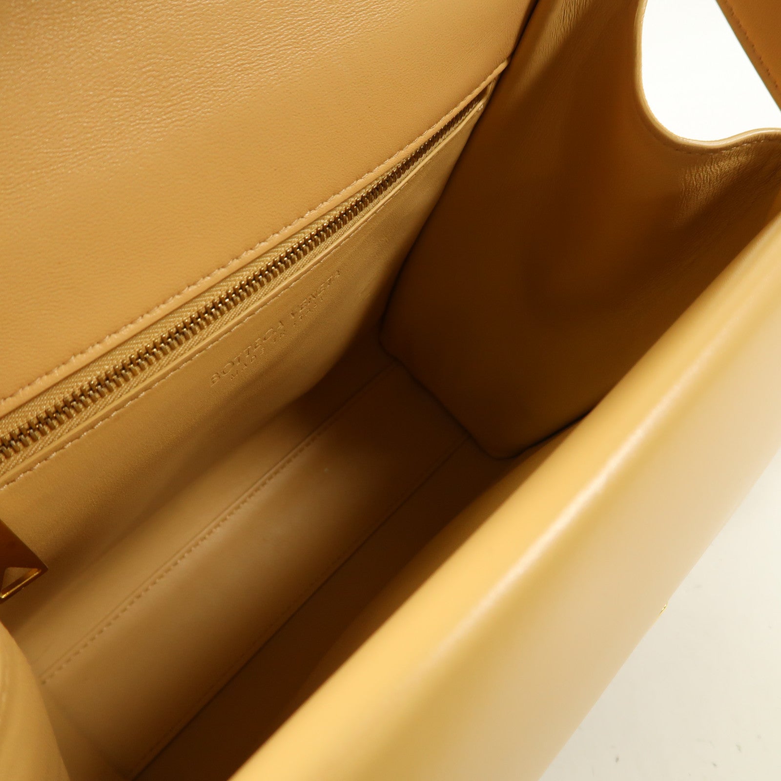 BOTTEGA VENETA 牛皮皮革The Clip金扣肩背袋