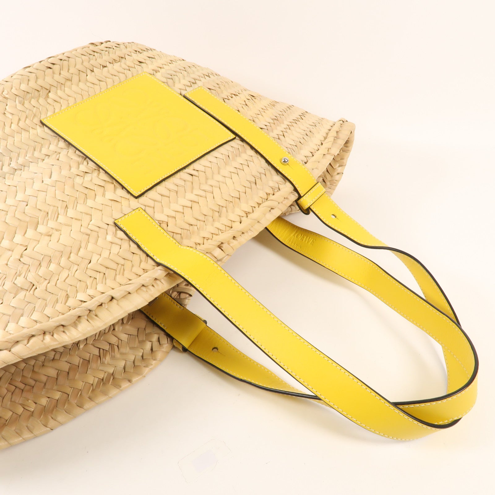 LOEWE 酒椰Basket Bag銀扣手挽袋