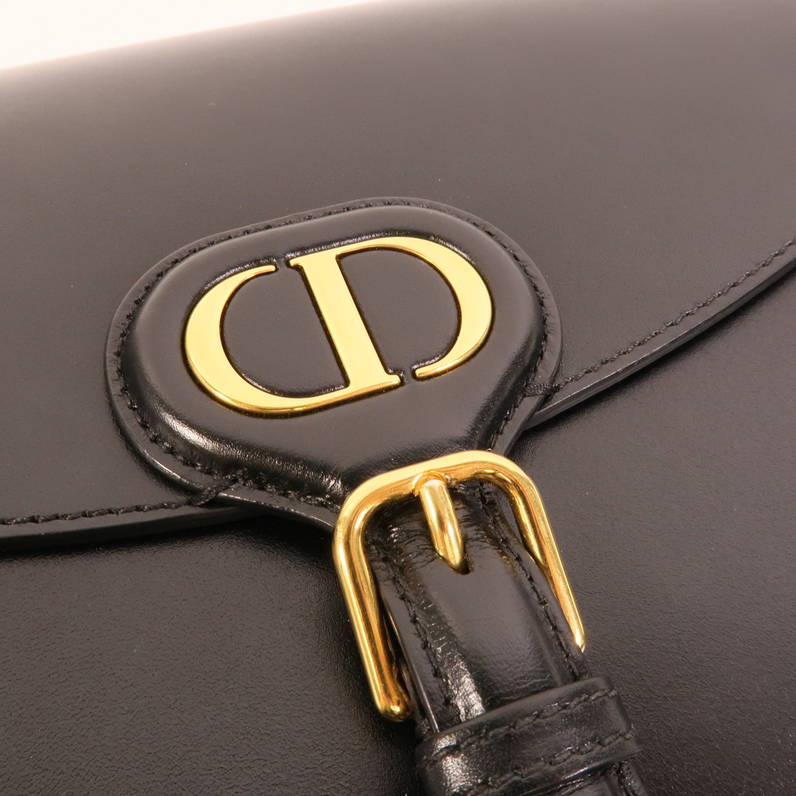Dior 牛皮皮革Bobby Medium肩背袋