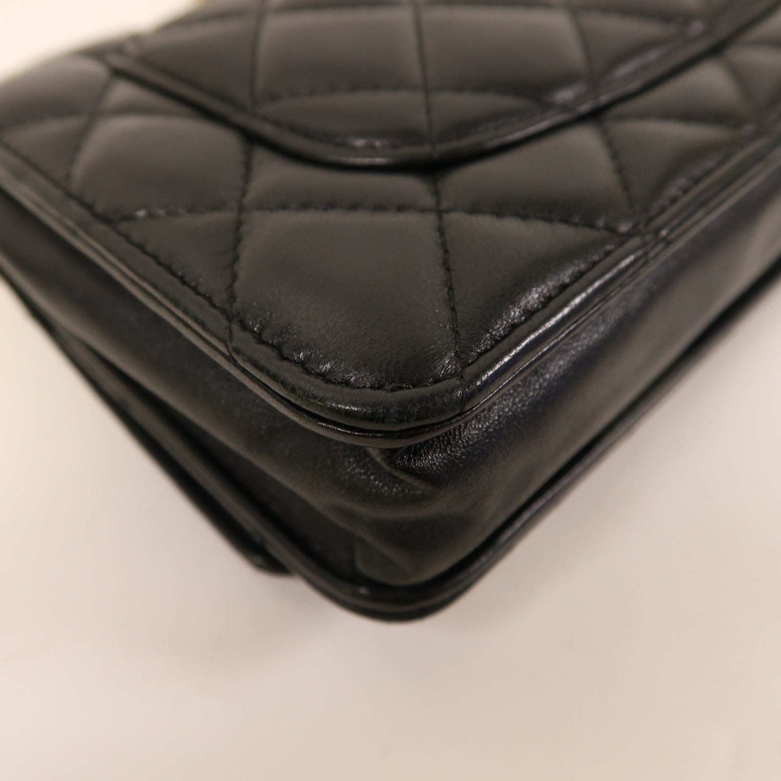 CHANEL 菱格羊皮皮革Wallet On Chain金扣鏈帶肩背袋黑色