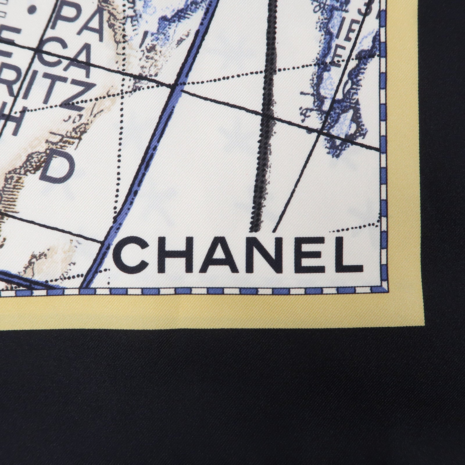 CHANEL 絲質Scarf 85x85cm圍巾白色/黑色