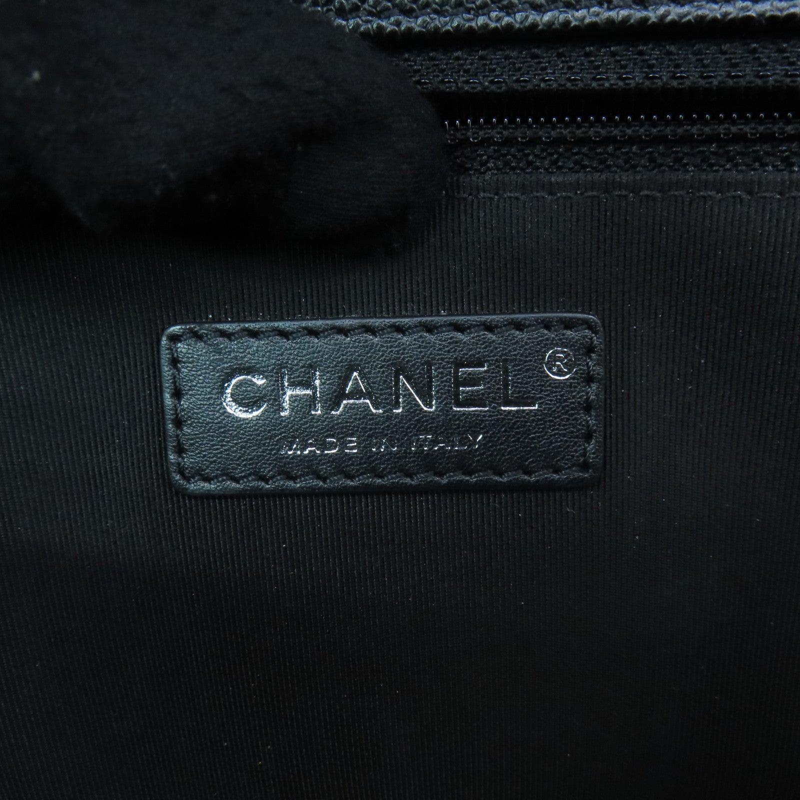 CHANEL 【激減優惠】菱格Caviar皮革Boy Chanel28cm銀扣鏈帶肩背袋黑色