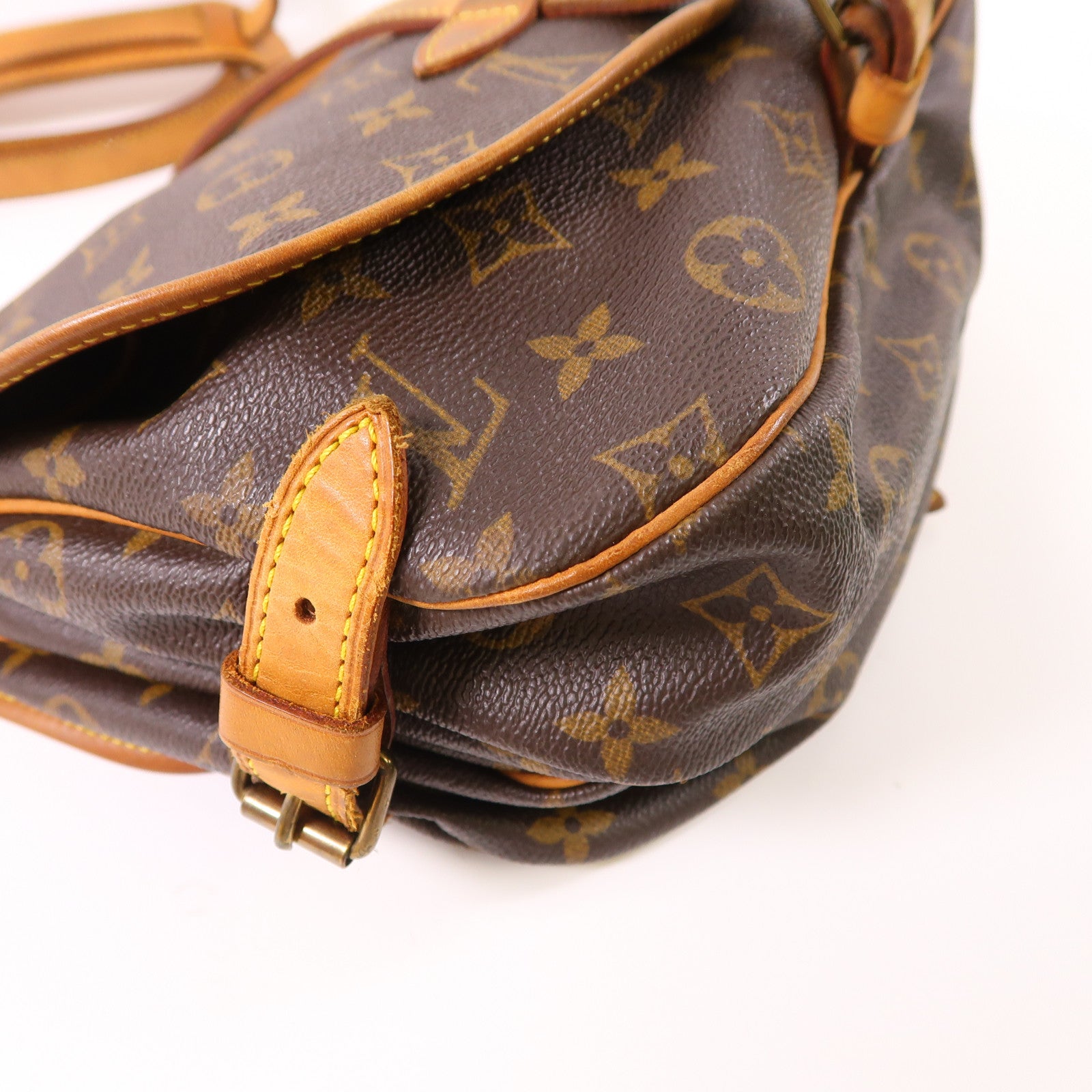 LOUIS VUITTON LV GHW Saumur 30 Shoulder Bag M42256 Monogram Brown