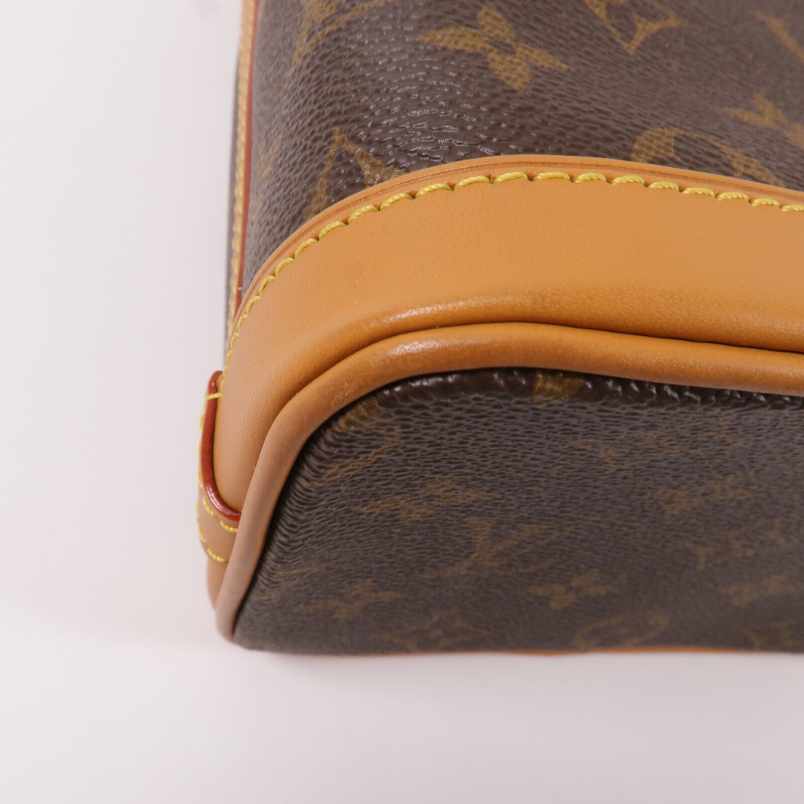 LOUIS VUITTON Monogram Milk Box肩背袋