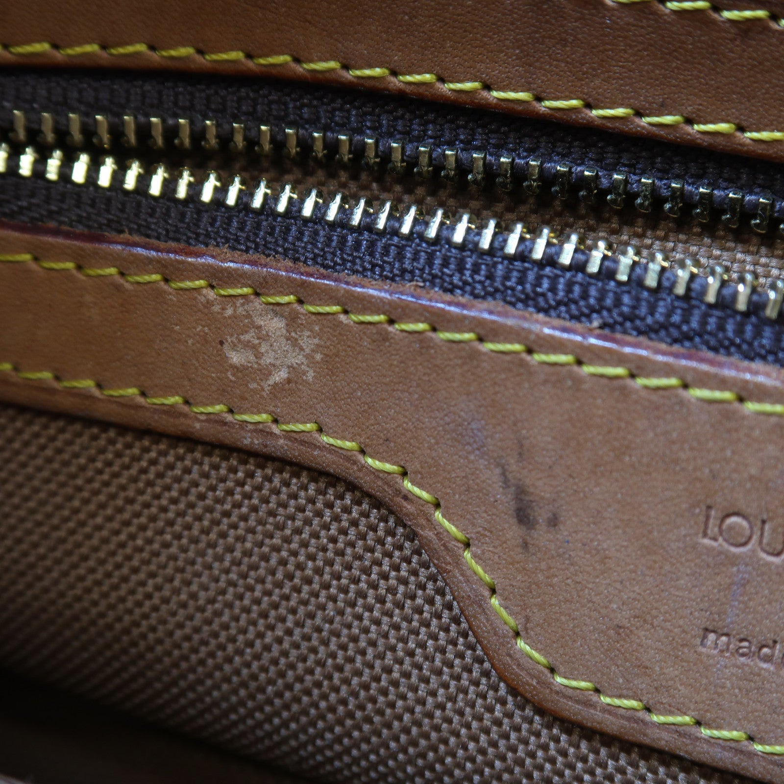 LOUIS VUITTON Monogram Trotteur金扣肩背袋啡色