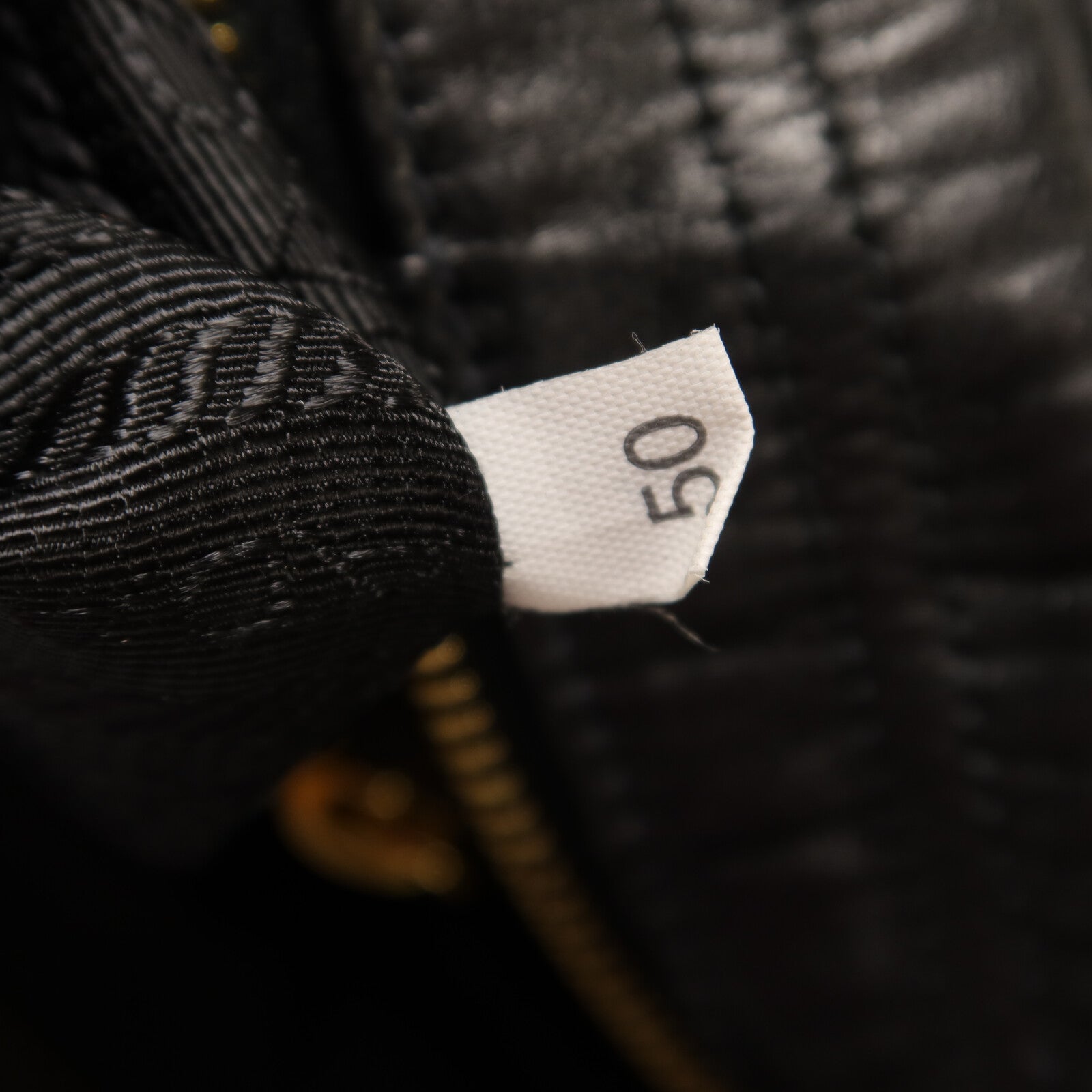 PRADA 牛皮皮革Gaufre Messenger Bag肩背袋